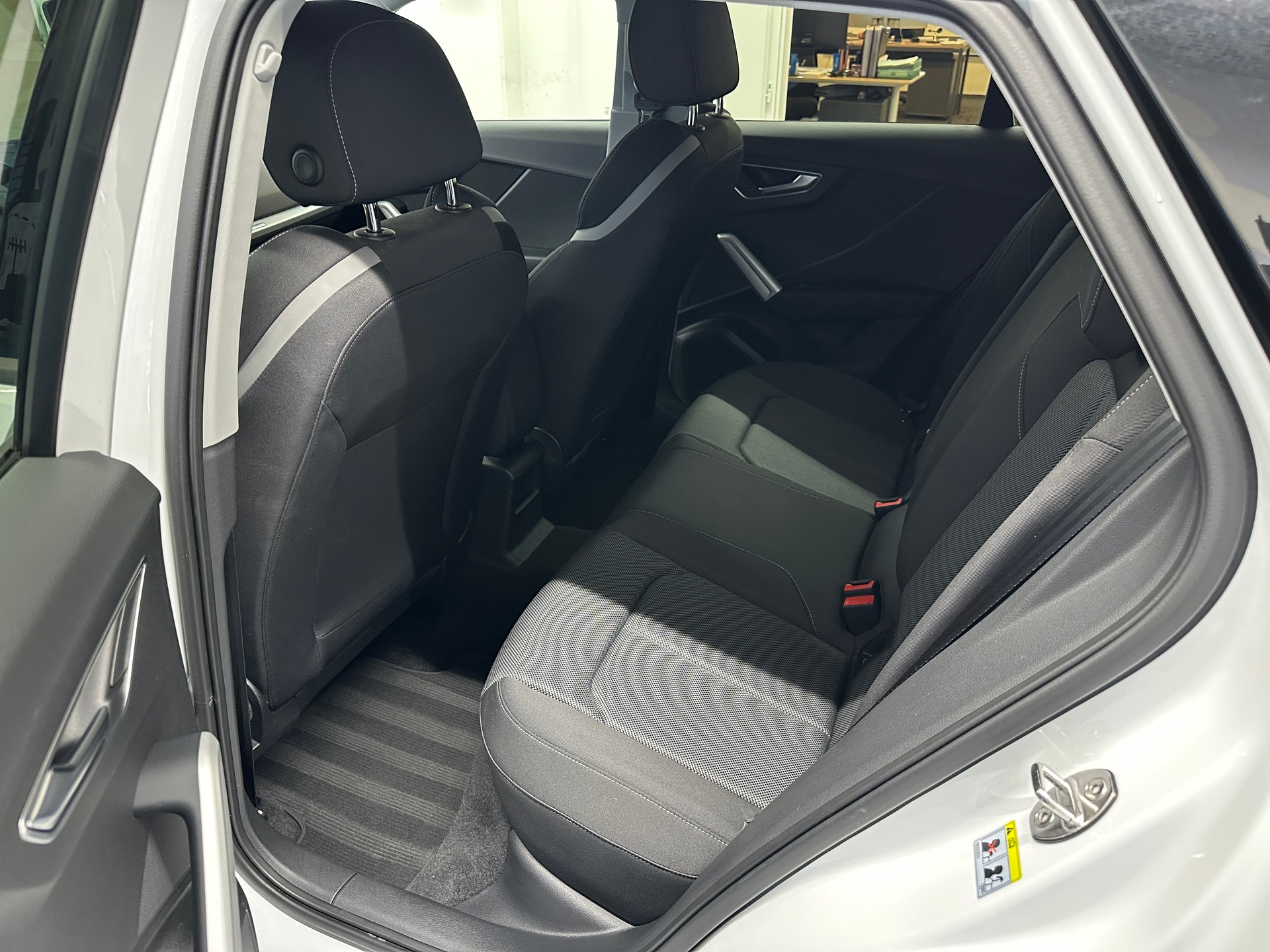 AUDI Q2 35 TFSI S line S-tronic-image-8