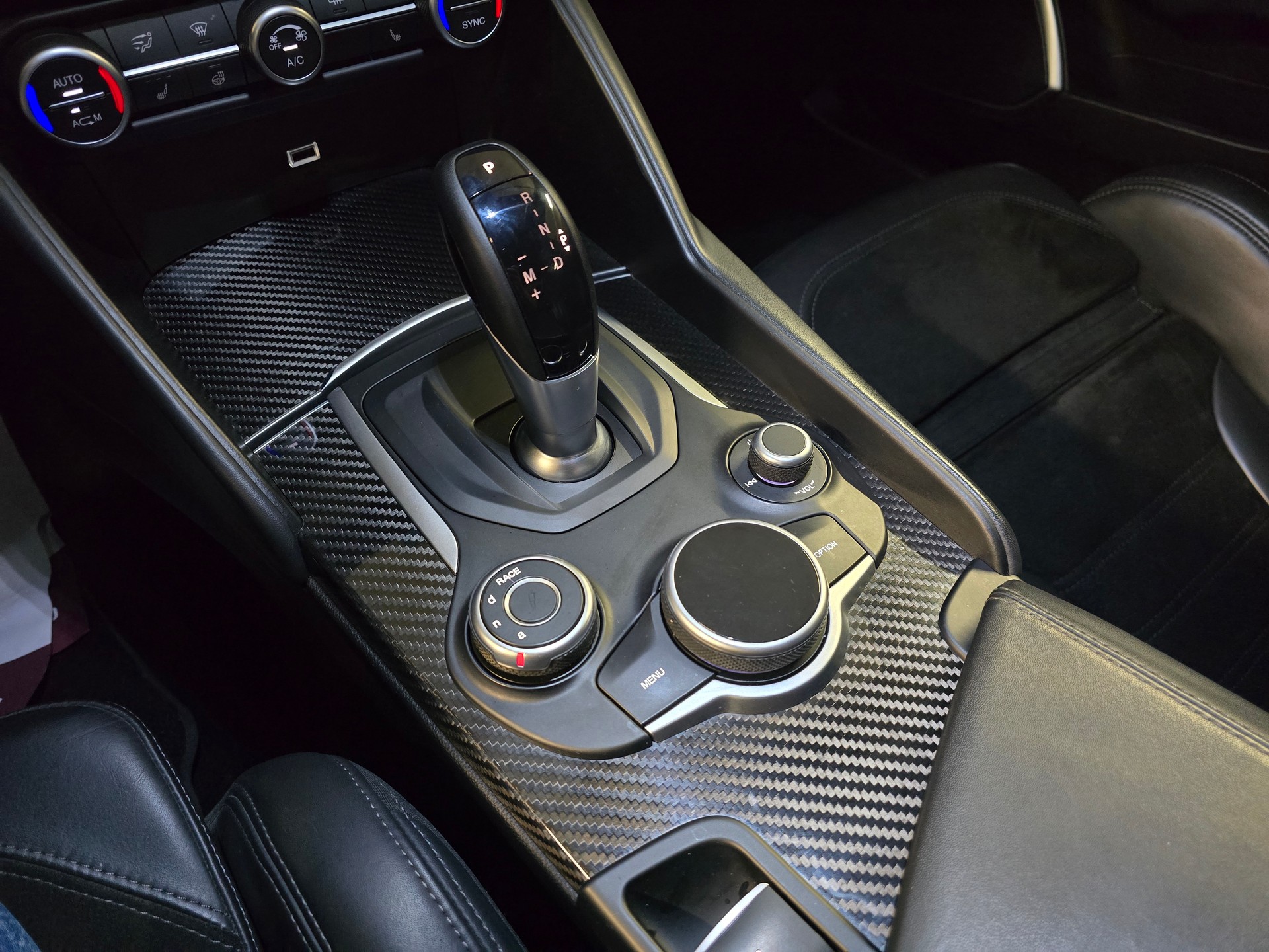 ALFA ROMEO Giulia 2.9 V6 Quadrifoglio Automatic-image-16