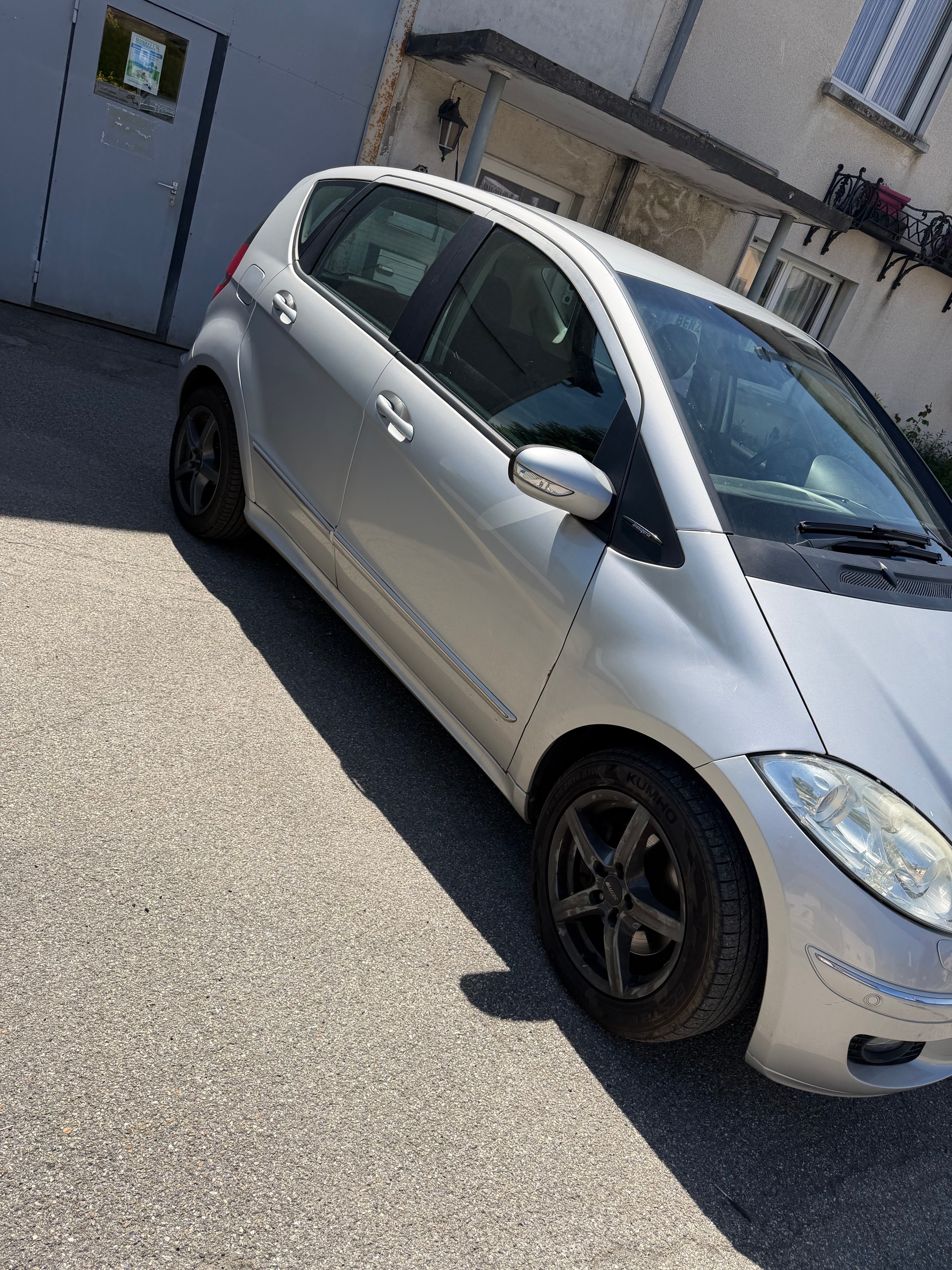 MERCEDES-BENZ A 200 T Avantgarde-showroom-element-2