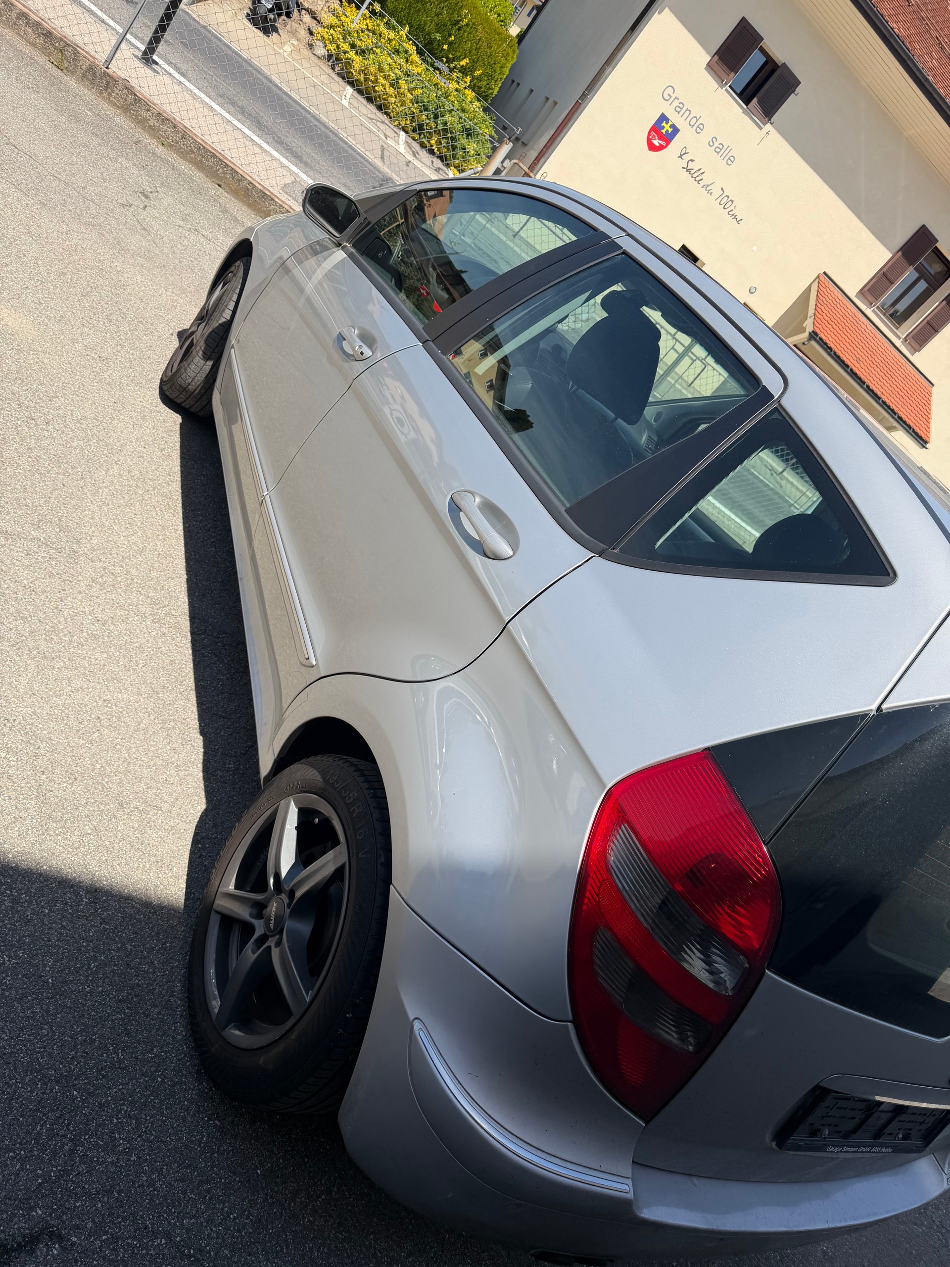 MERCEDES-BENZ A 200 T Avantgarde-image-4