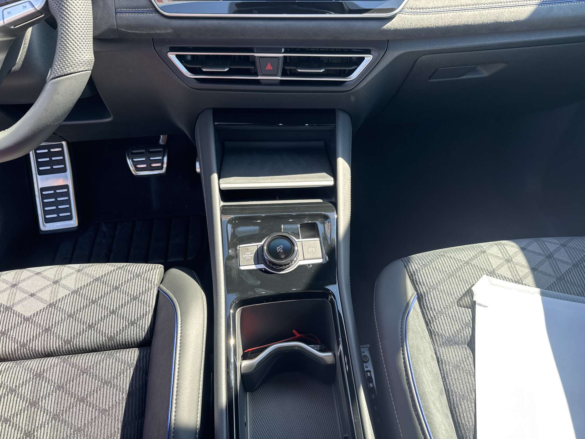 VW Tiguan 1.5 TSi evo2 mHEV R-Line DSG-Automat-image-11