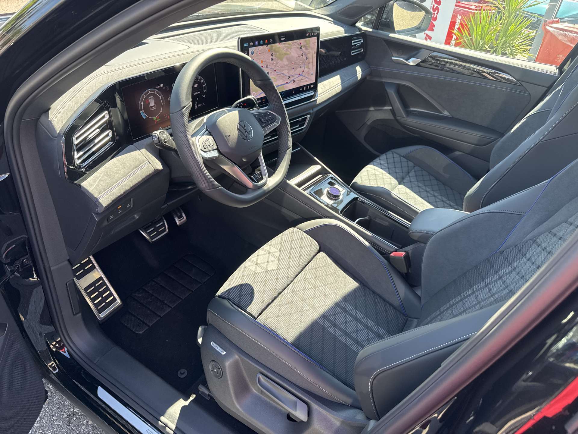 VW Tiguan 1.5 TSi evo2 mHEV R-Line DSG-Automat-image-5