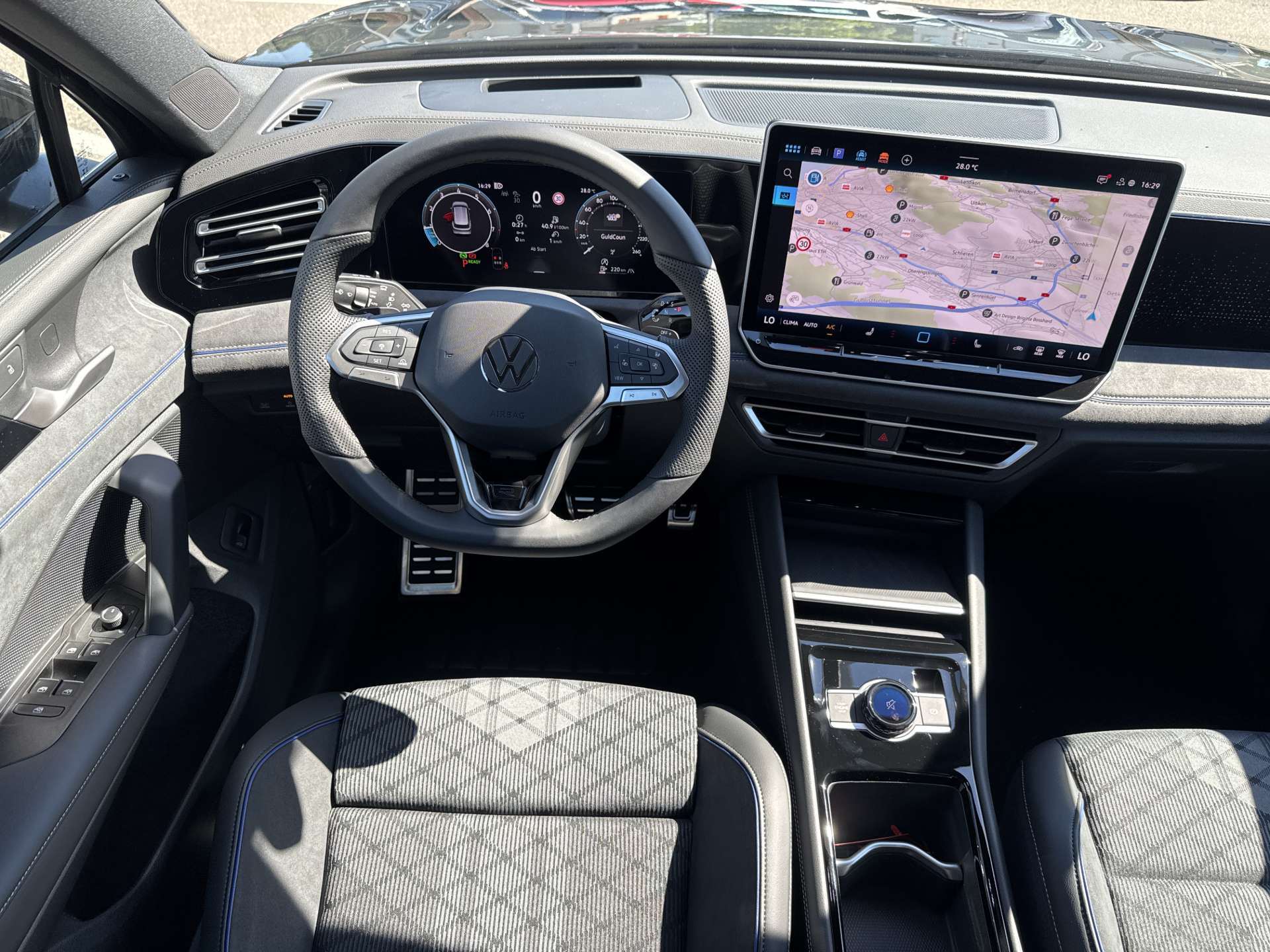 VW Tiguan 1.5 TSi evo2 mHEV R-Line DSG-Automat-image-4