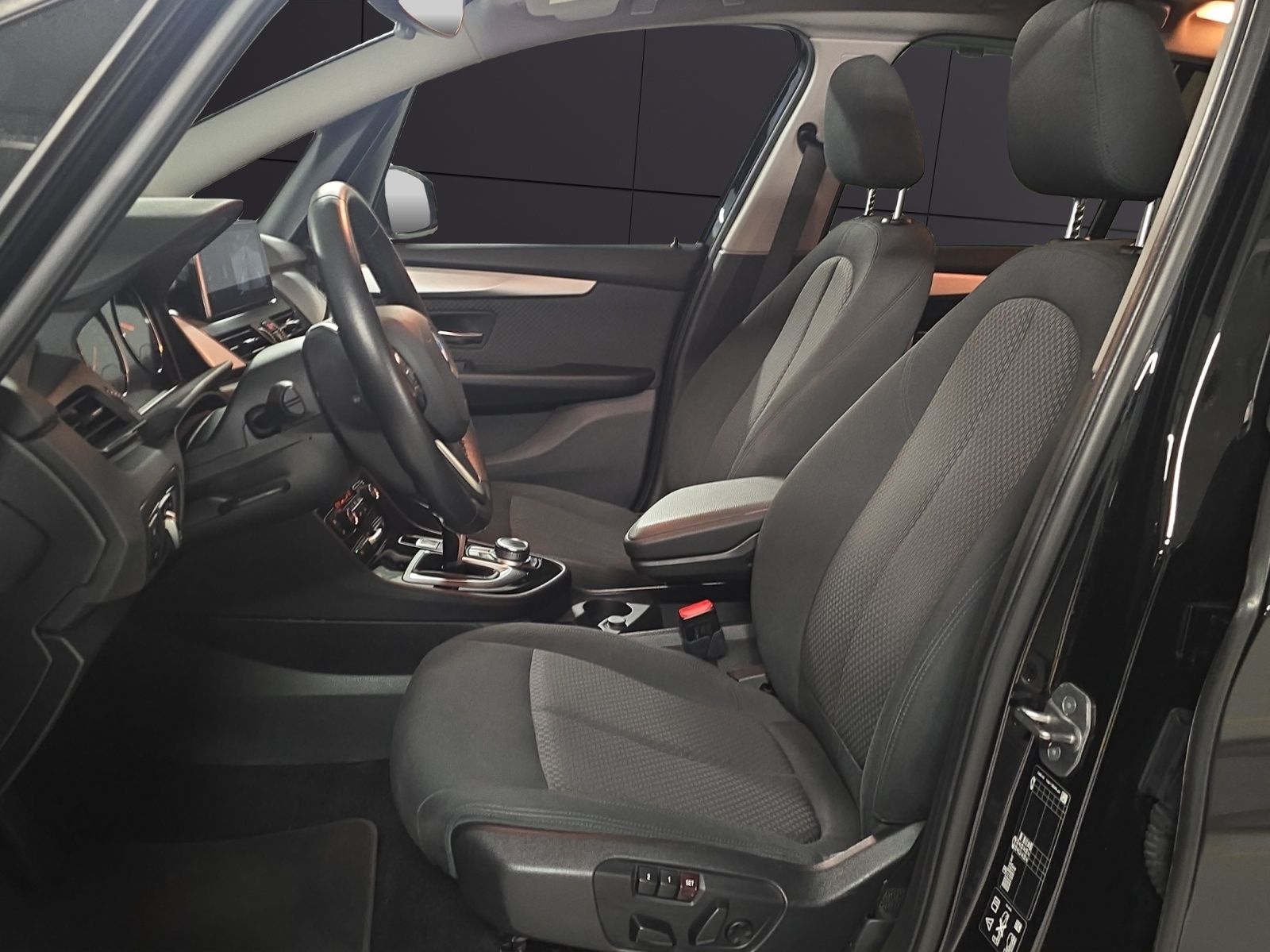 BMW 218 Gran Tourer 218d xDrive Gran Tourer Steptronic Travel Edition-image-8