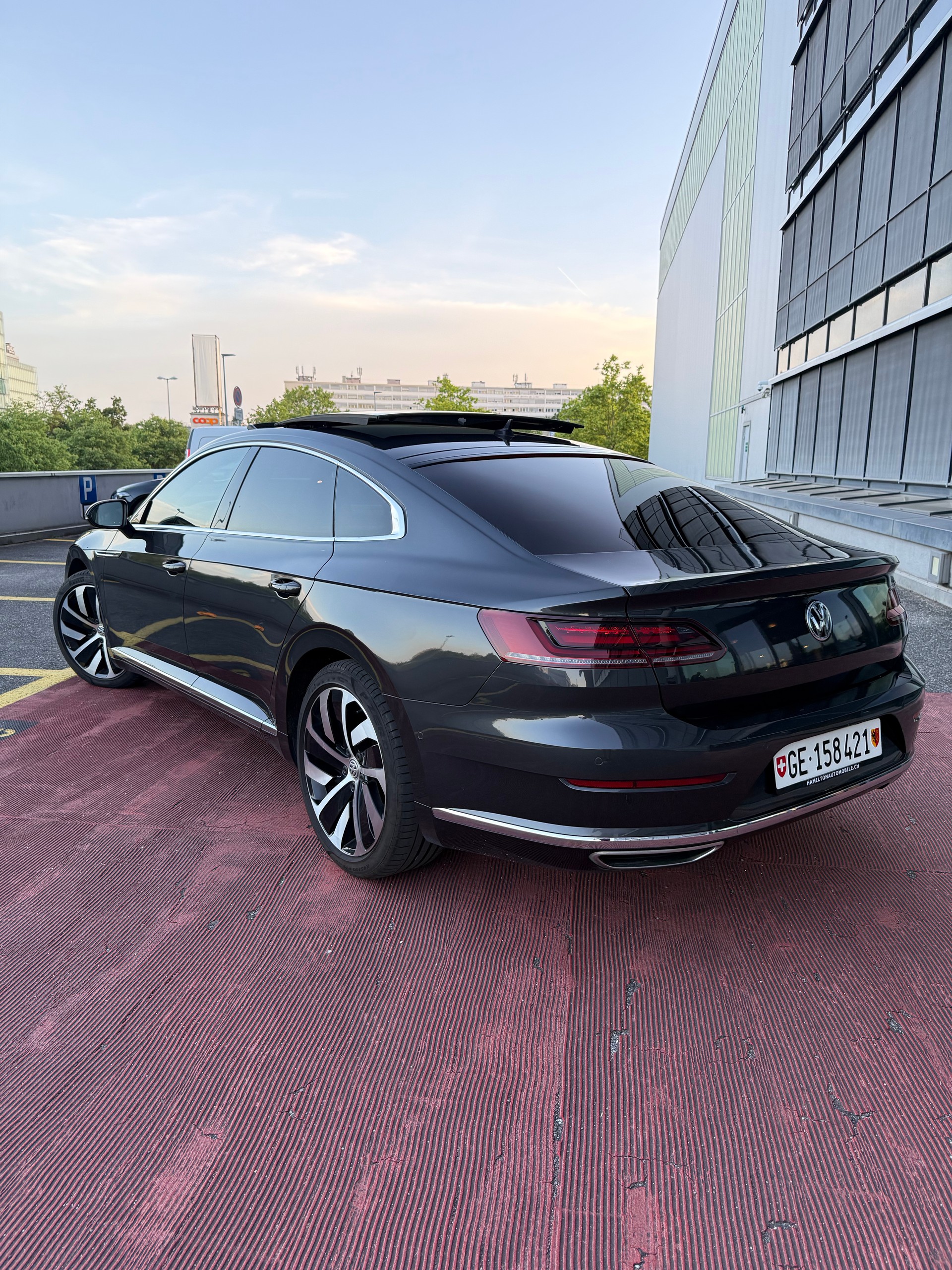VW 2.0 TSI R-Line DSG-image-2