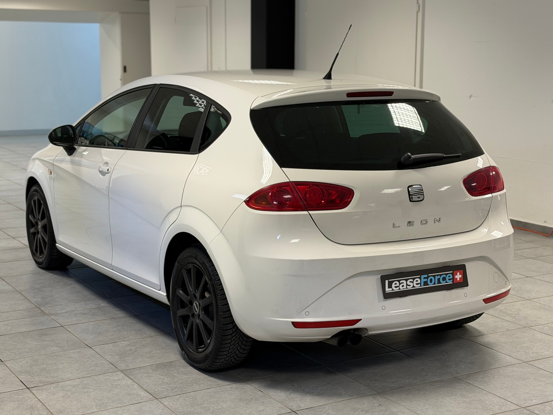 SEAT Leon 1.8 TSI Style-image-13