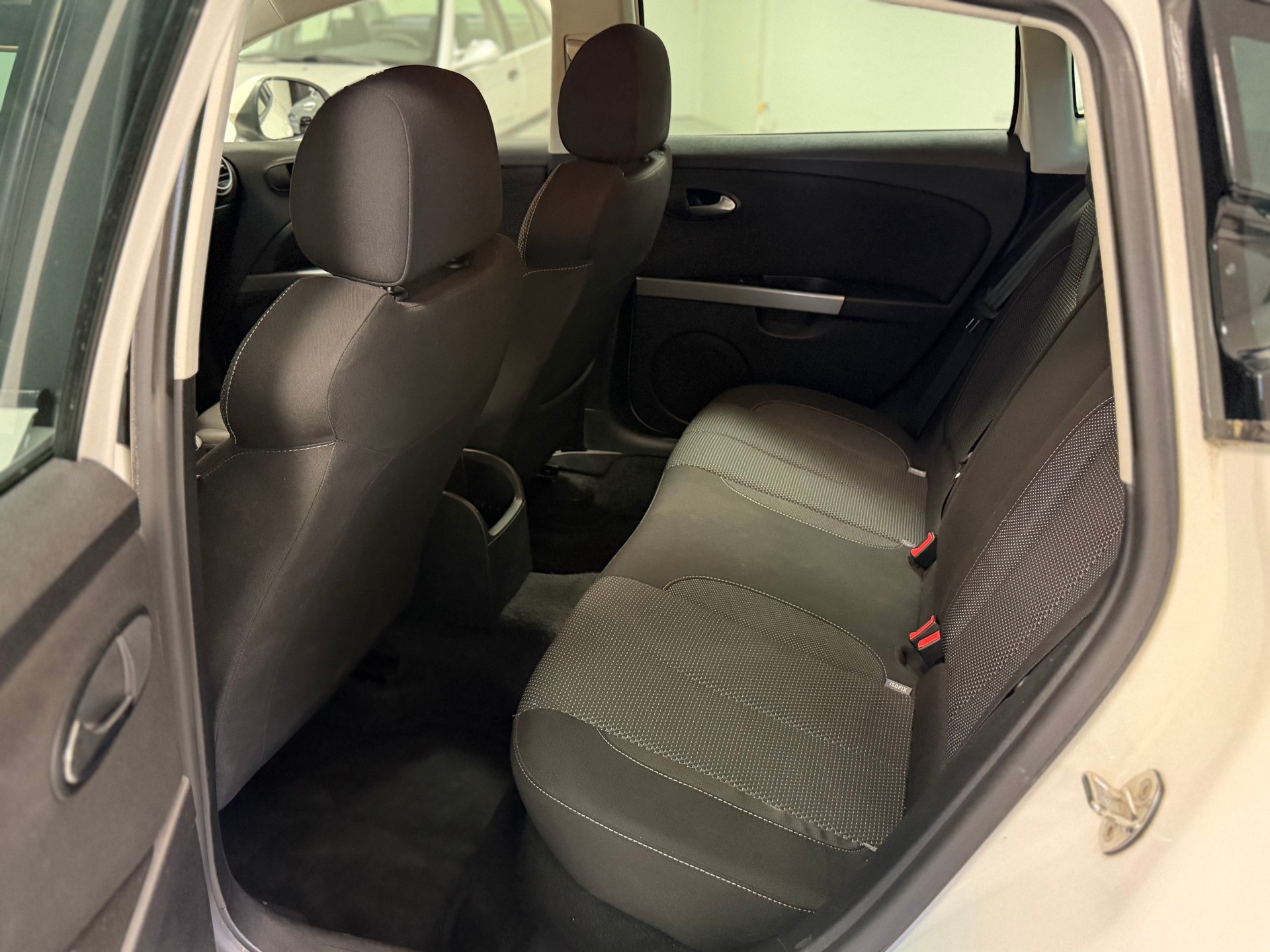 SEAT Leon 1.8 TSI Style-image-14