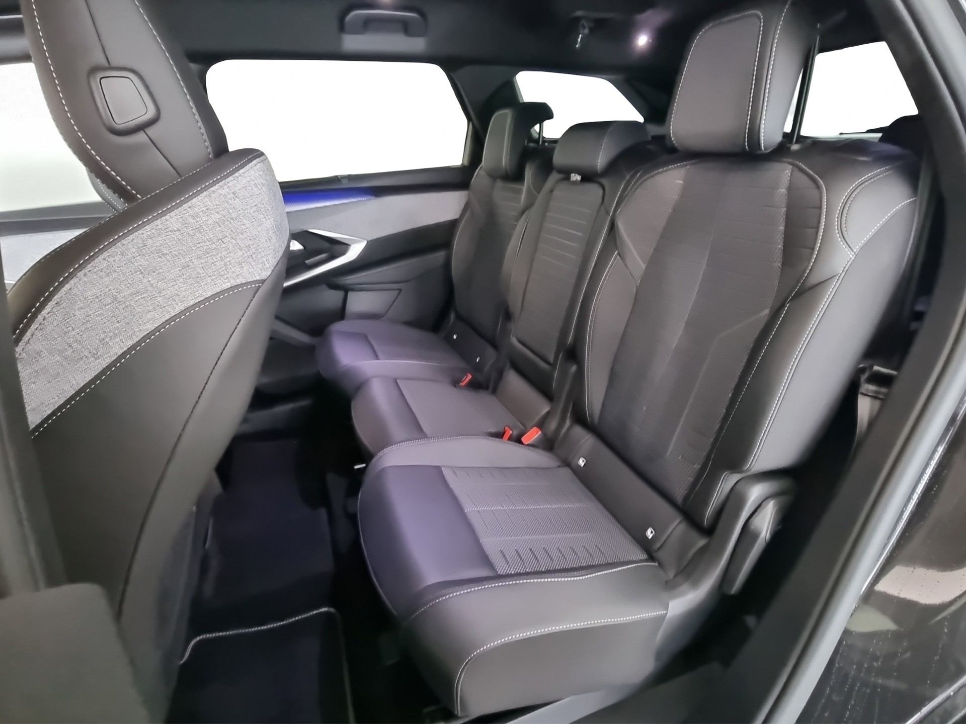 PEUGEOT 5008 145 Hybrid GT 7-Plätzer-image-6