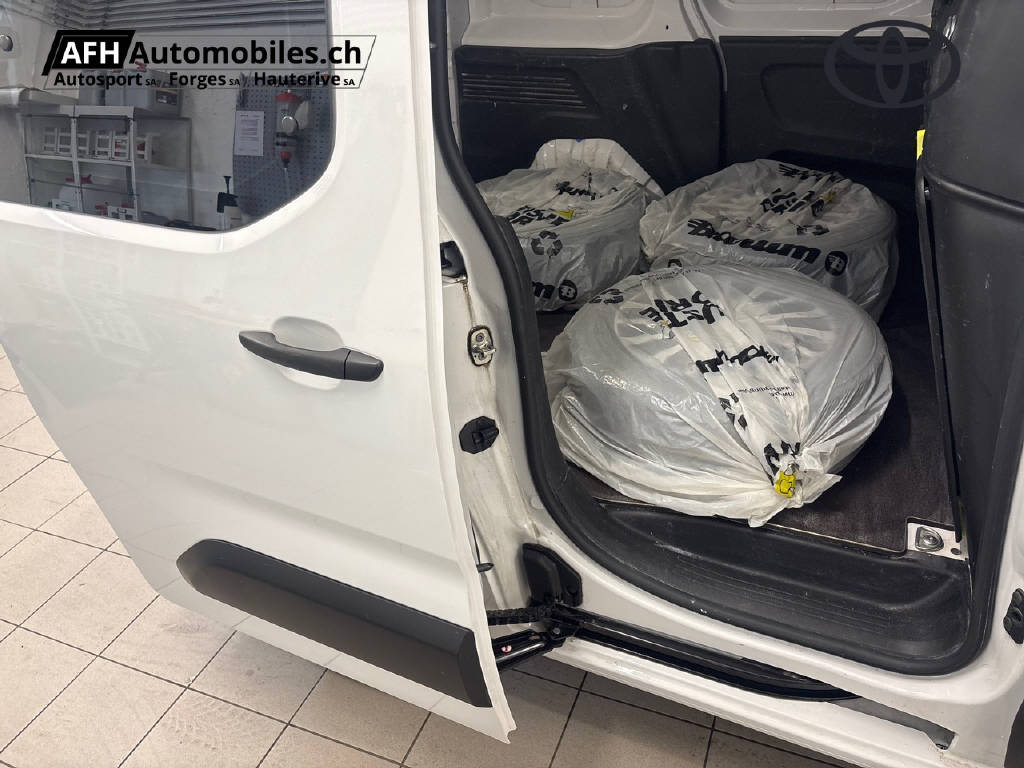 TOYOTA Proace City Van 1.5D ActM-image-11