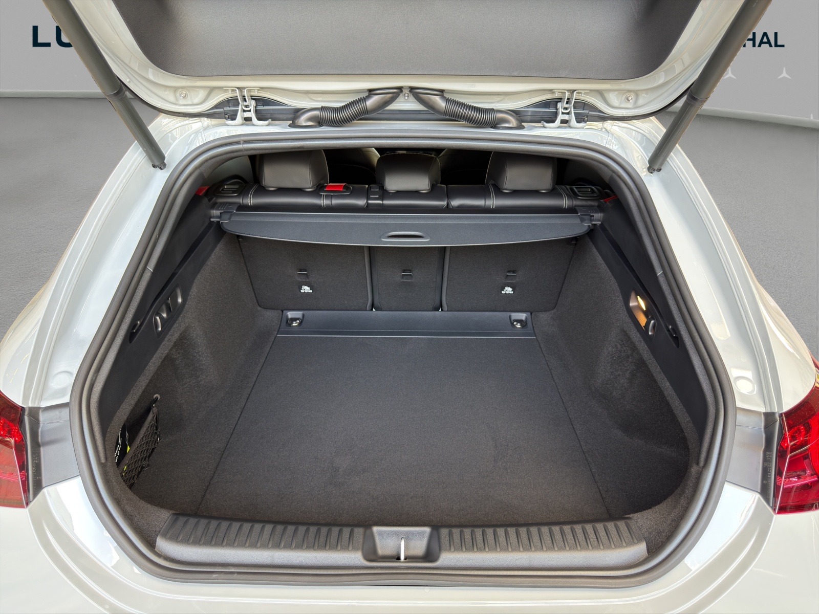 MERCEDES-BENZ CLA Shooting Brake 220 4Matic 8G-DCT-image-14