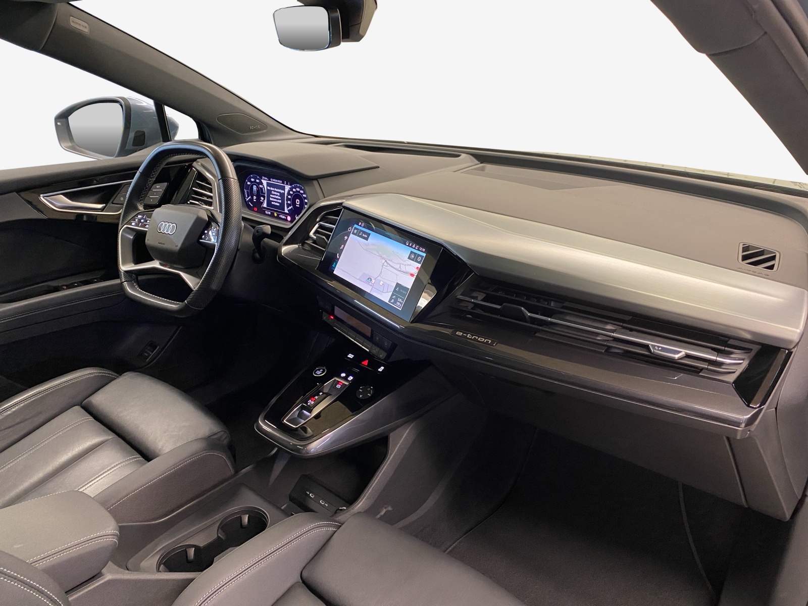 AUDI Q4 e-tron 50 quattro-image-15