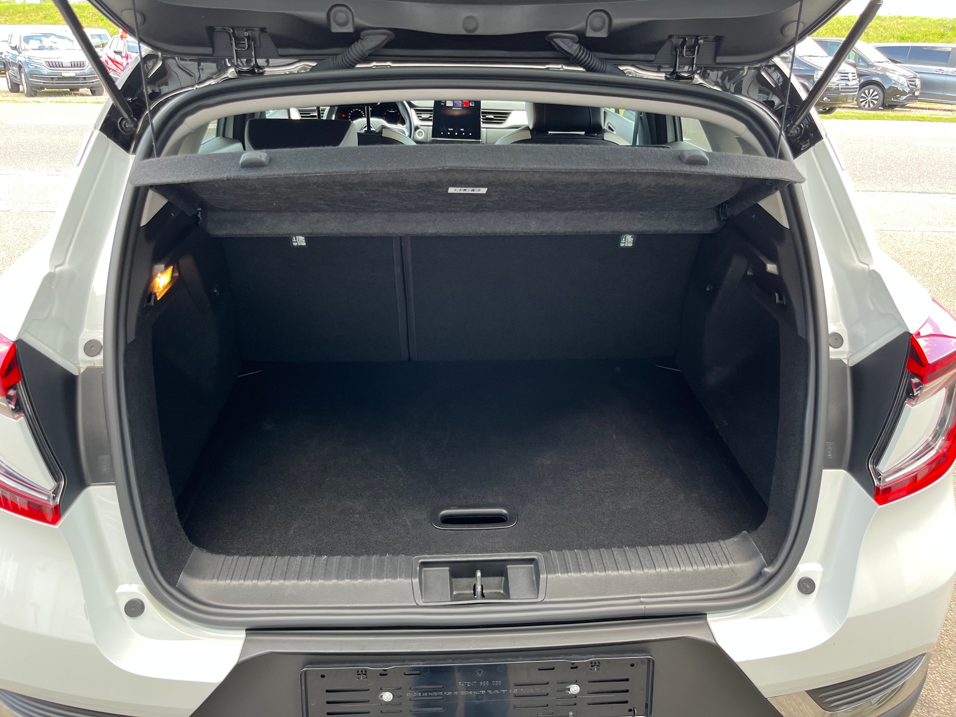 RENAULT Captur 1.3 TCe Techno EDC+++FORTLAUFENDE GARANTIE+++-image-10
