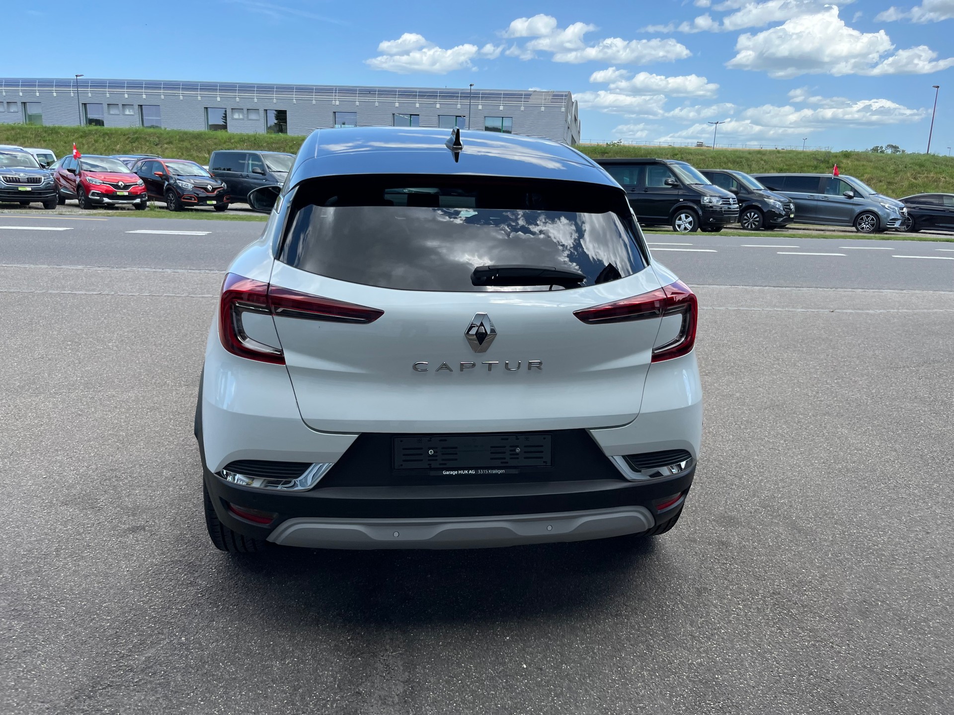 RENAULT Captur 1.3 TCe Techno EDC+++FORTLAUFENDE GARANTIE+++-image-2