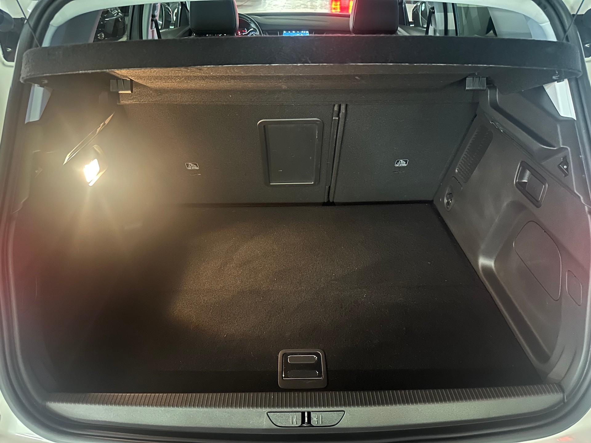 OPEL Grandland X 1.6 Hybrid4 Excellence Automatik-image-10