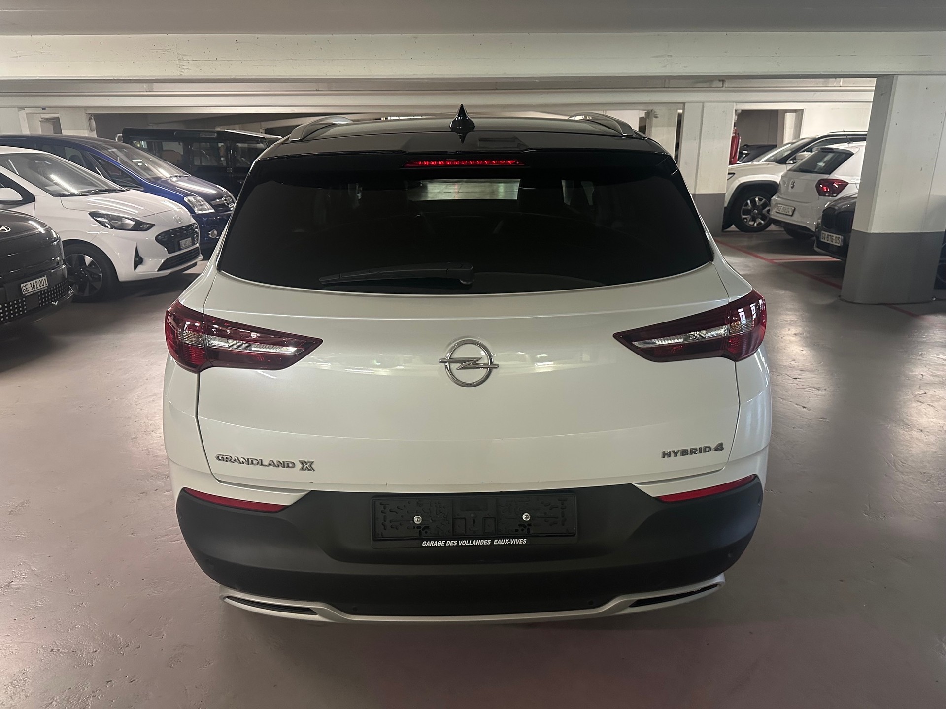 OPEL Grandland X 1.6 Hybrid4 Excellence Automatik-image-3