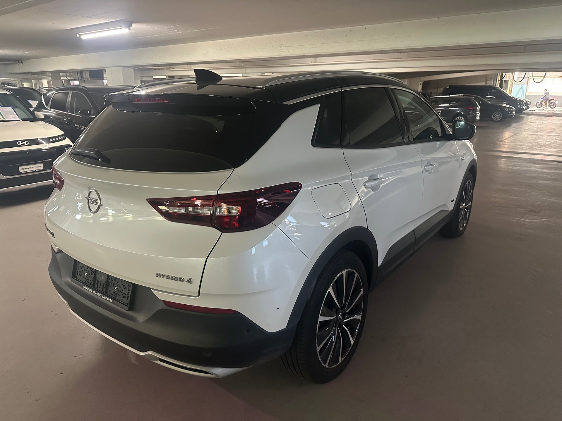 OPEL Grandland X 1.6 Hybrid4 Excellence Automatik-image-4