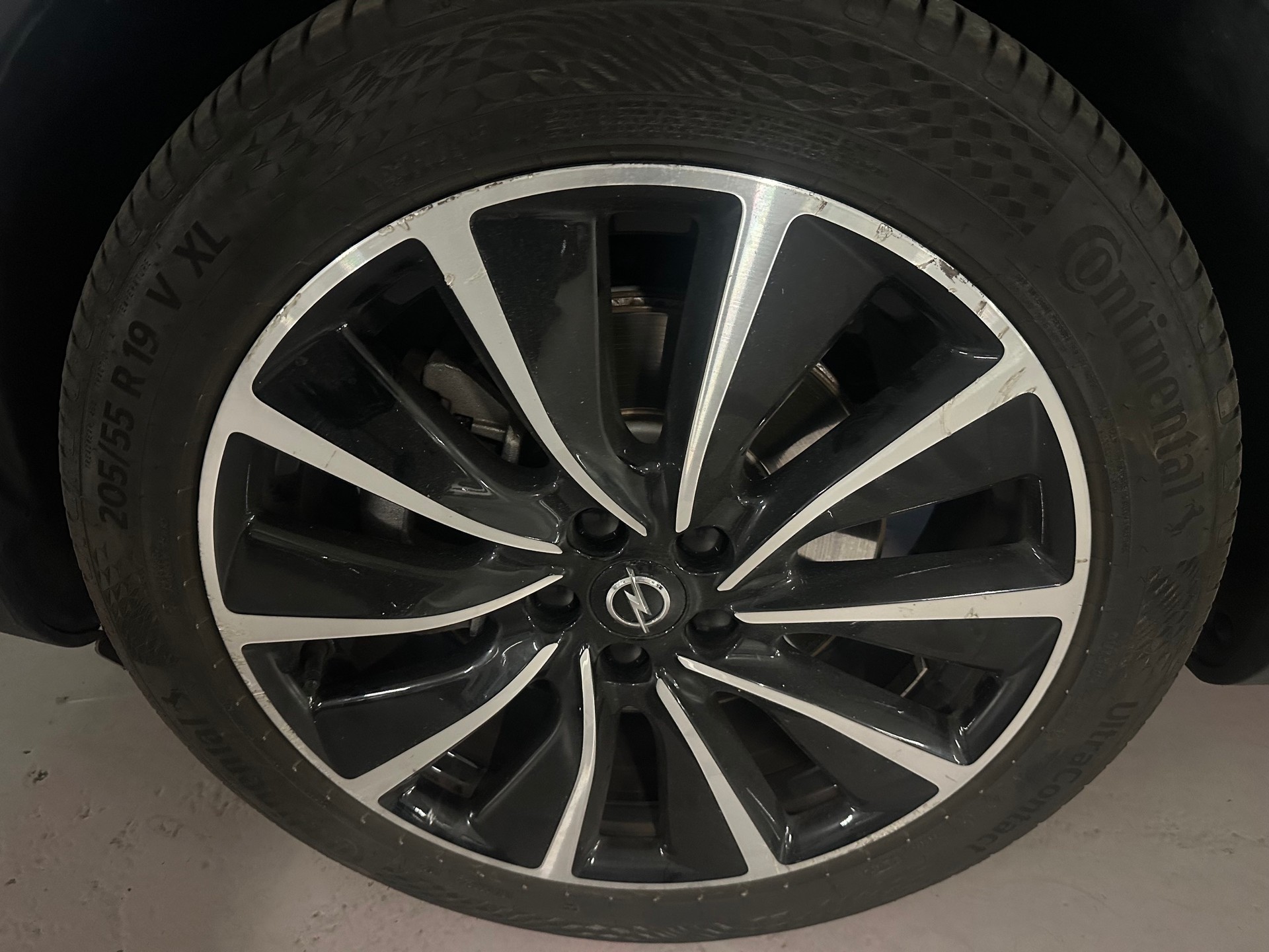 OPEL Grandland X 1.6 Hybrid4 Excellence Automatik-image-11