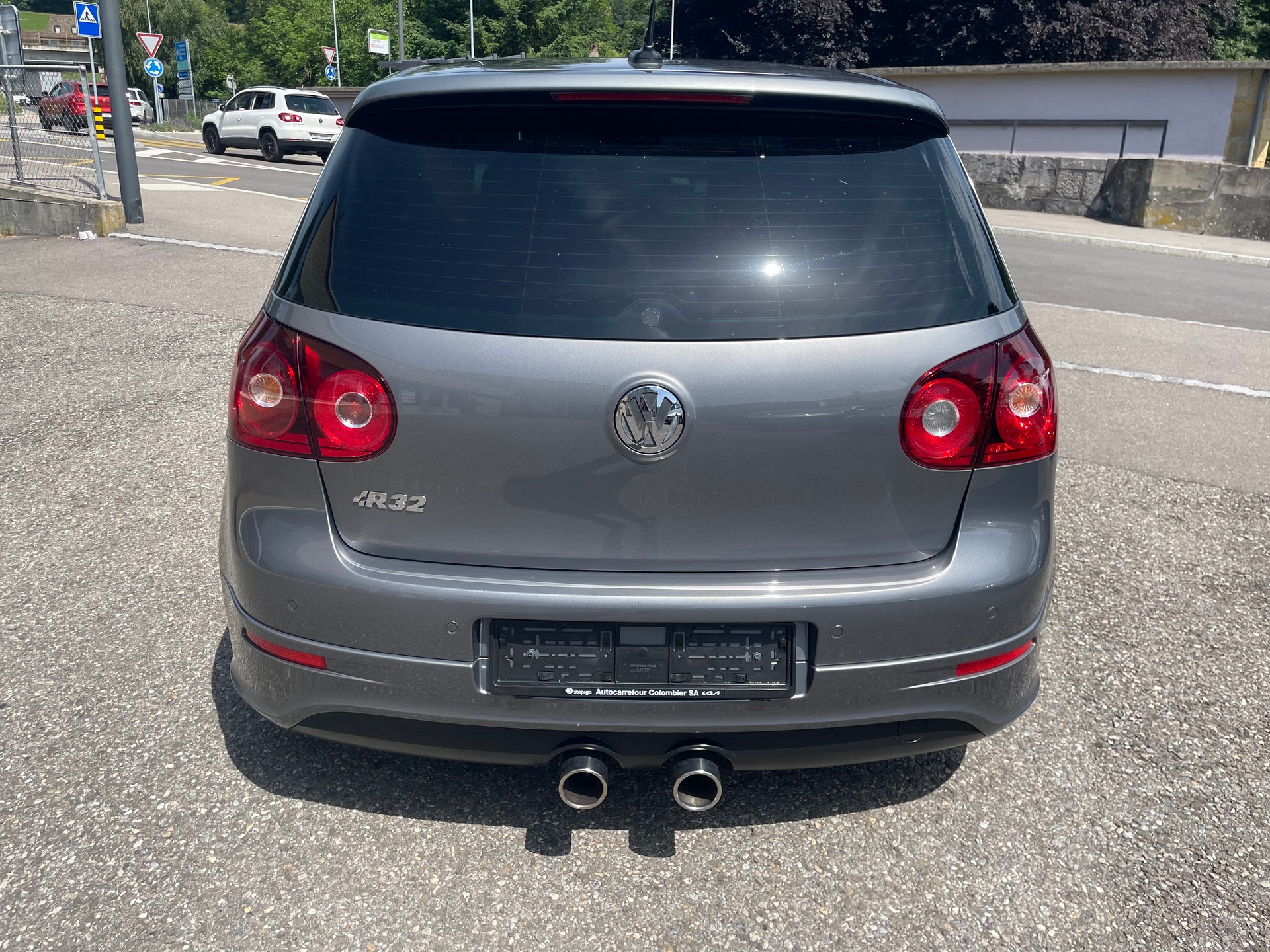 VW Golf R32 4Motion-image-3