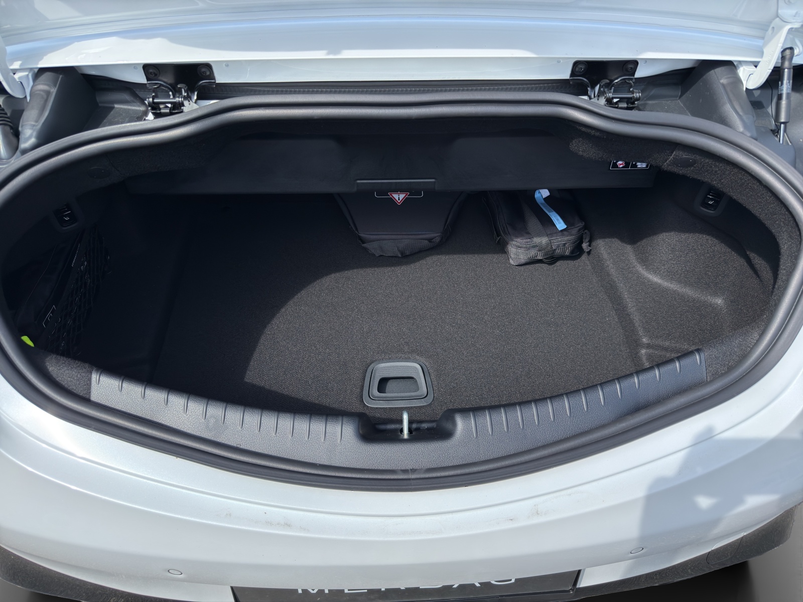 MERCEDES-BENZ CLE AMG 53 Cabrio 4Matic+ 9G-Tronic-image-8