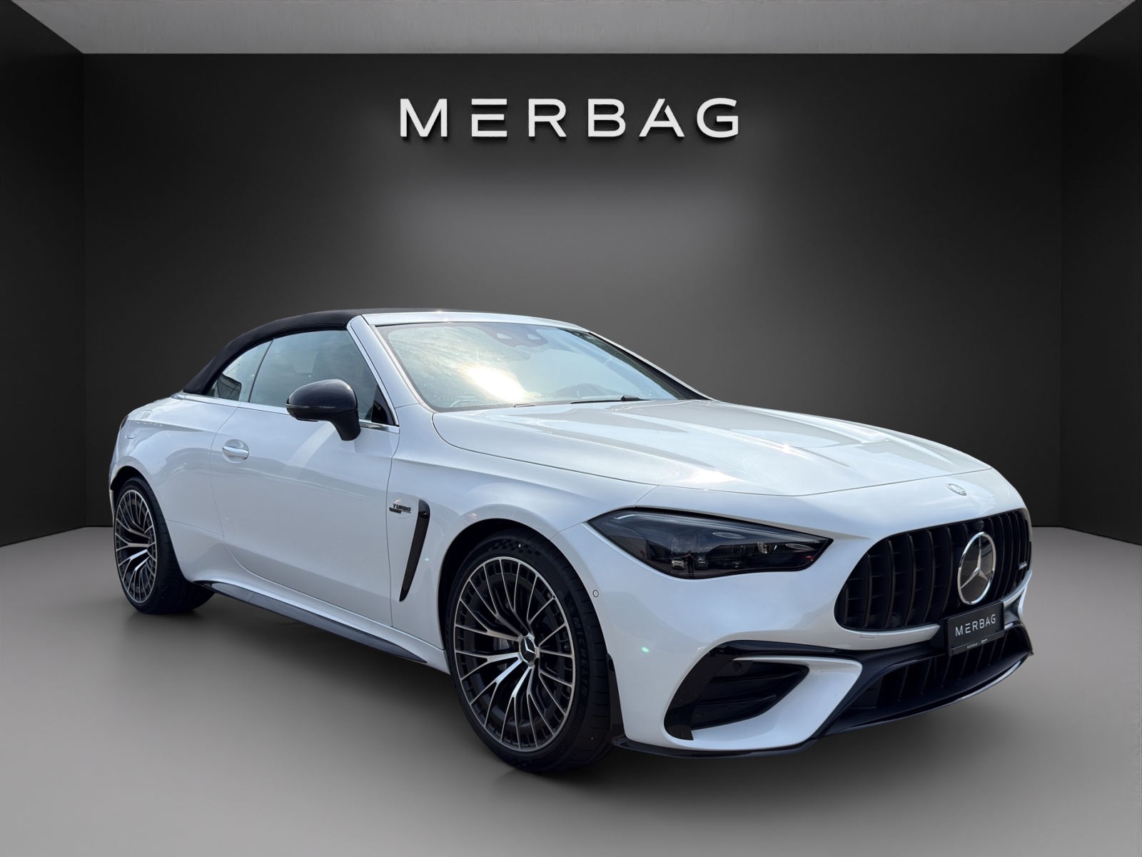 MERCEDES-BENZ CLE AMG 53 Cabrio 4Matic+ 9G-Tronic-image-5