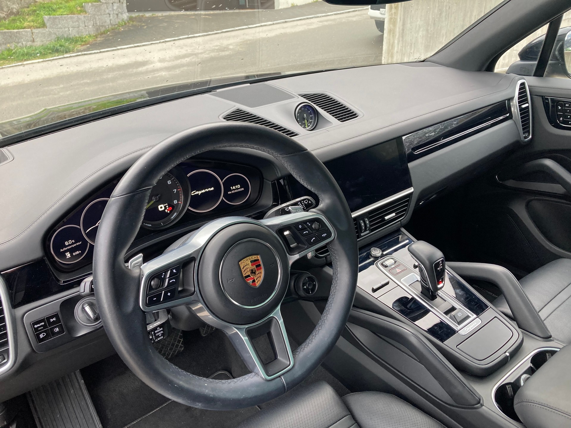 PORSCHE 3.0 V6 E-Hybrid-image-2