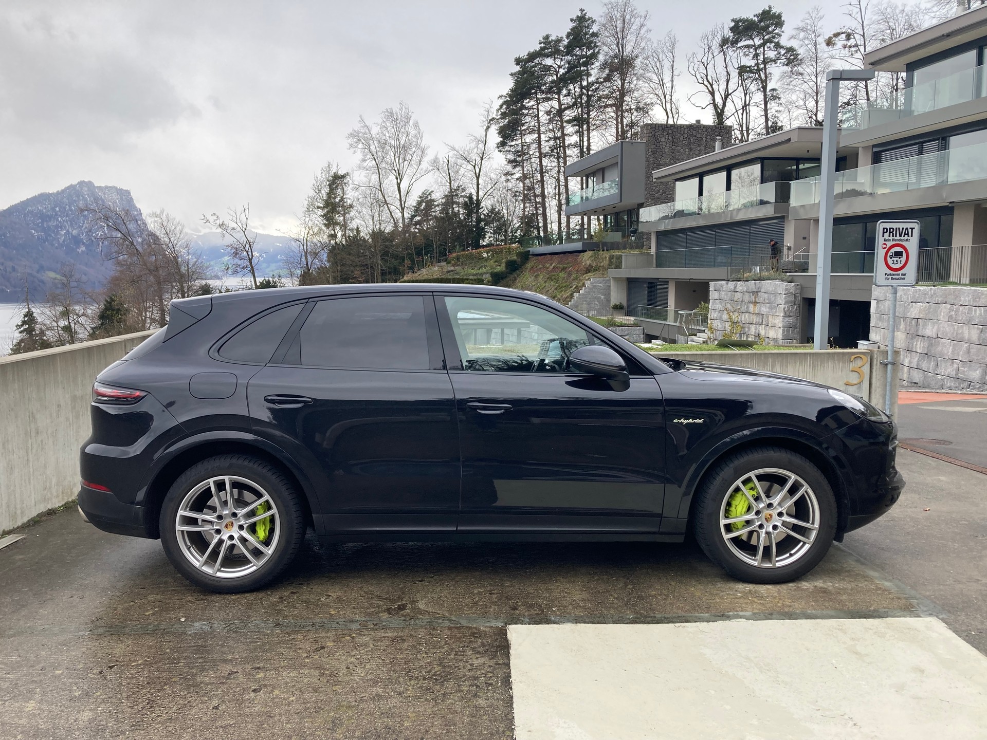 PORSCHE 3.0 V6 E-Hybrid-image-0