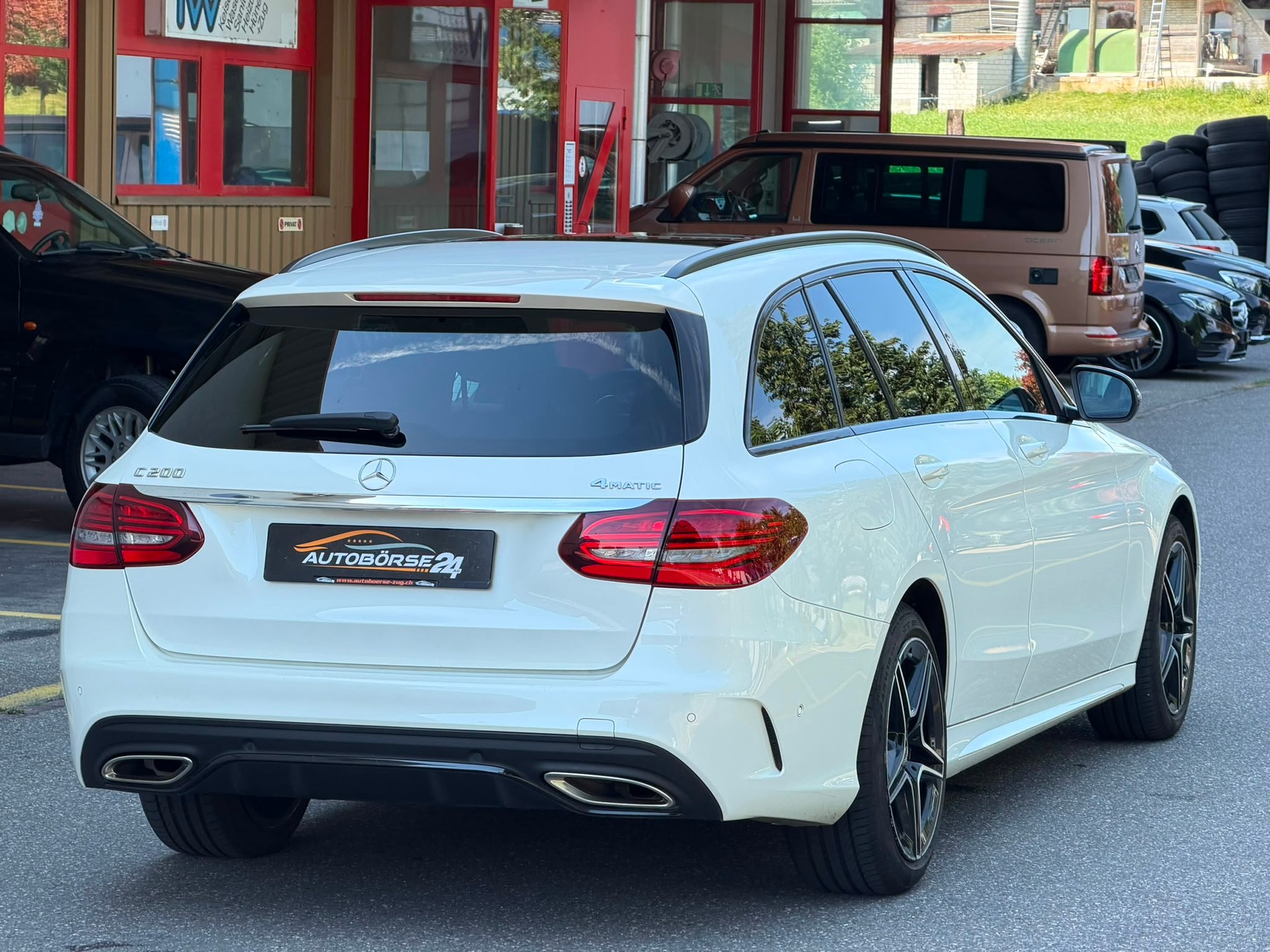 MERCEDES-BENZ C 200 AMG Line 4matic Kombi-image-4