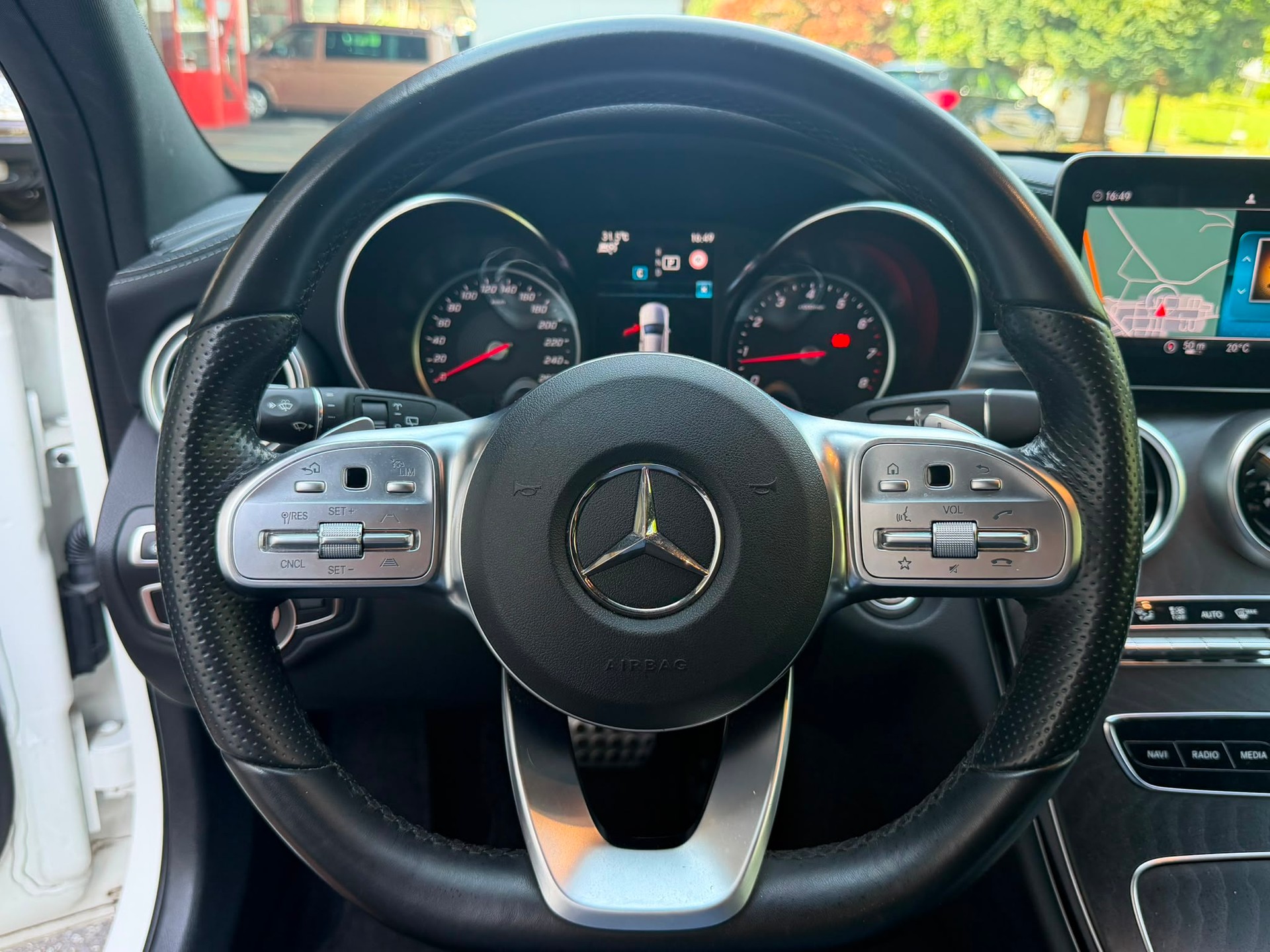 MERCEDES-BENZ C 200 AMG Line 4matic Kombi-image-11