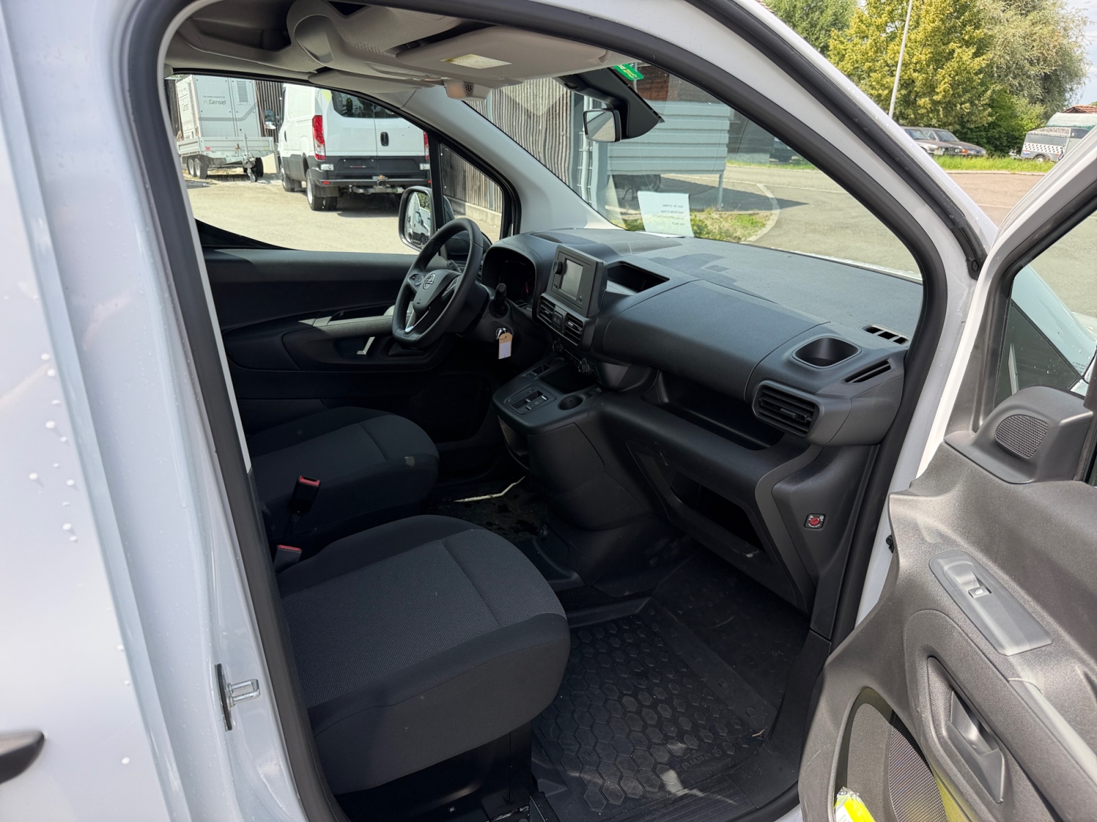 OPEL Combo-e Cargo-image-12