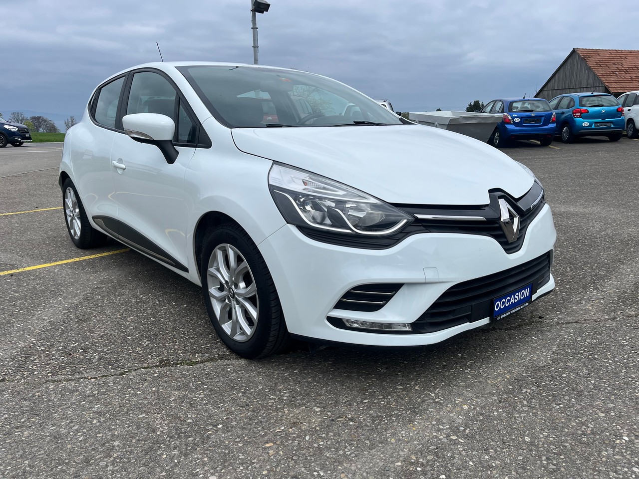 RENAULT Clio 1.2 16V T Swiss Edition-image-0