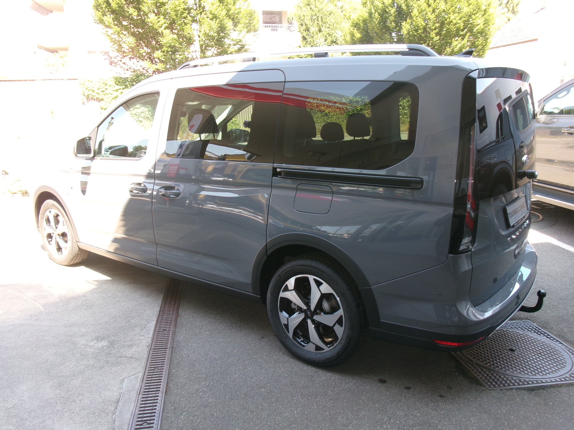 FORD Grand Tourneo Connect 1.5 PHEV Active Automat-image-3