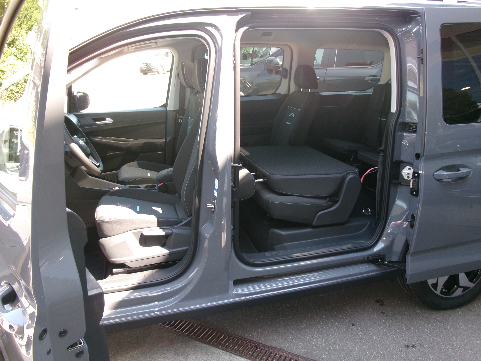 FORD Grand Tourneo Connect 1.5 PHEV Active Automat-image-5