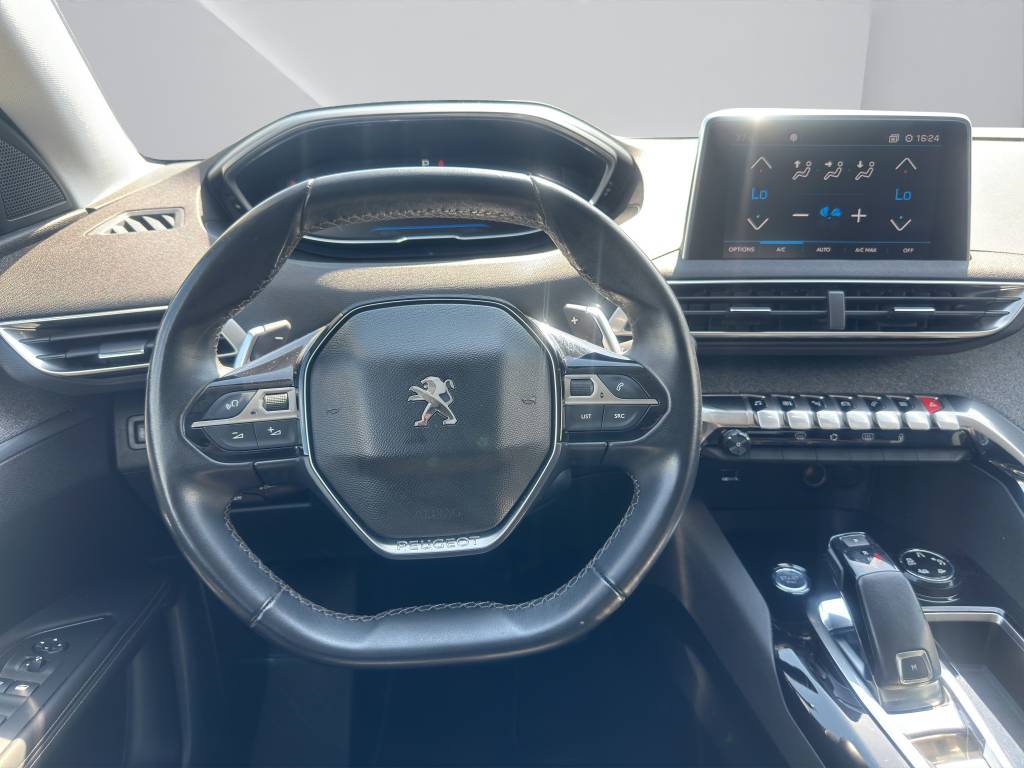 PEUGEOT 3008 1.2 PureTech Allure EAT-image-14