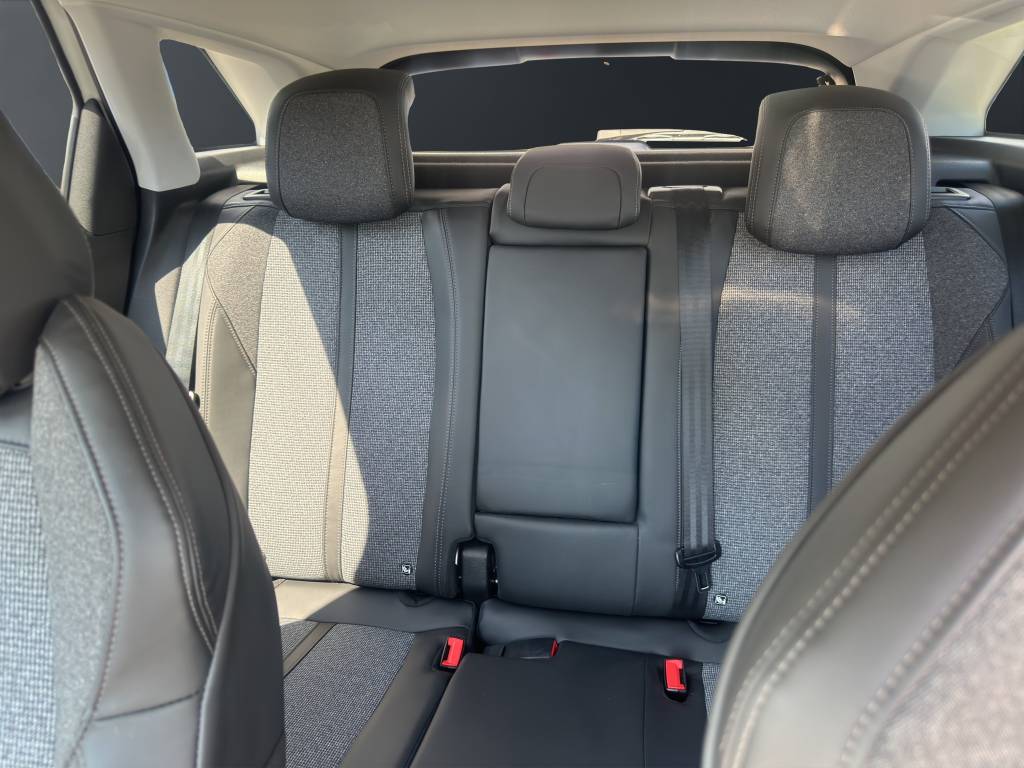 PEUGEOT 3008 1.2 PureTech Allure EAT-image-8