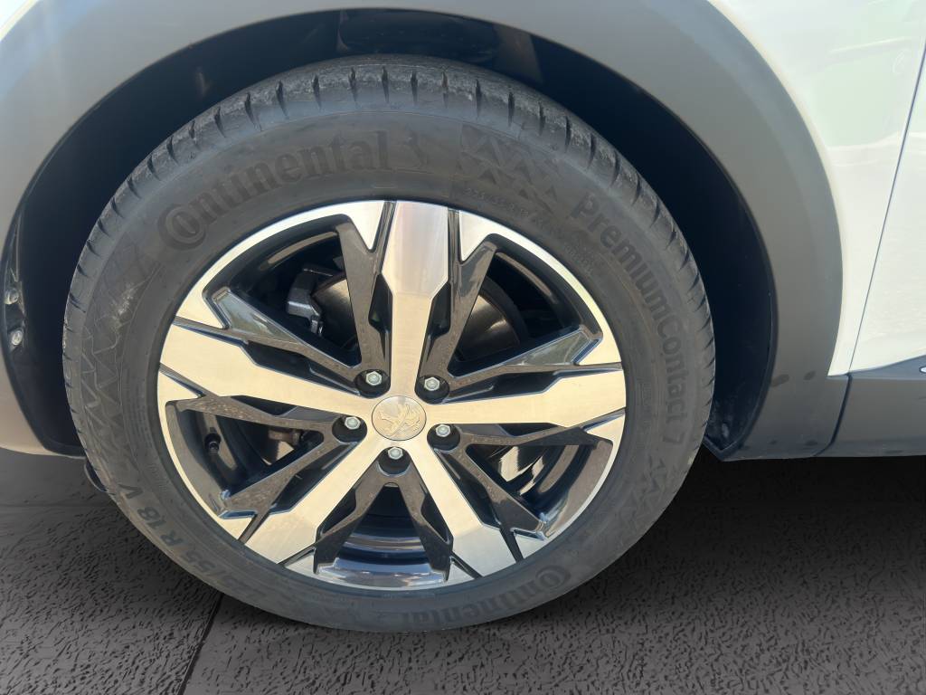 PEUGEOT 3008 1.2 PureTech Allure EAT-image-15