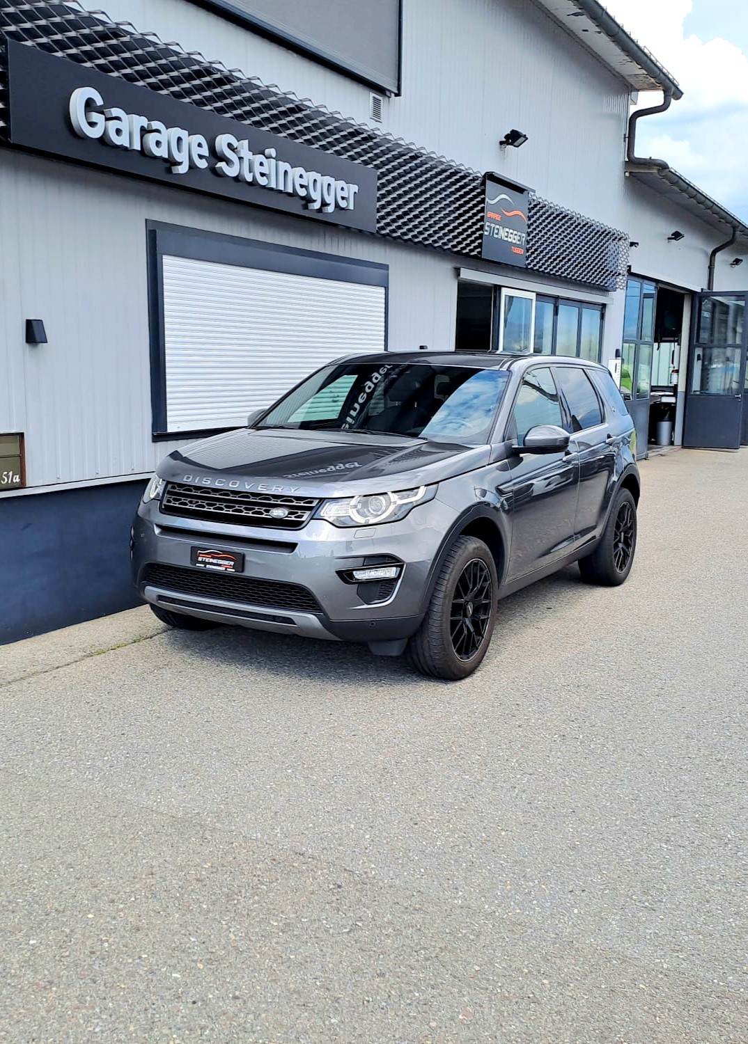 LAND ROVER Discovery Sport 2.0 Si4 SE AT9 inkl. AHK 2000kg-image-1