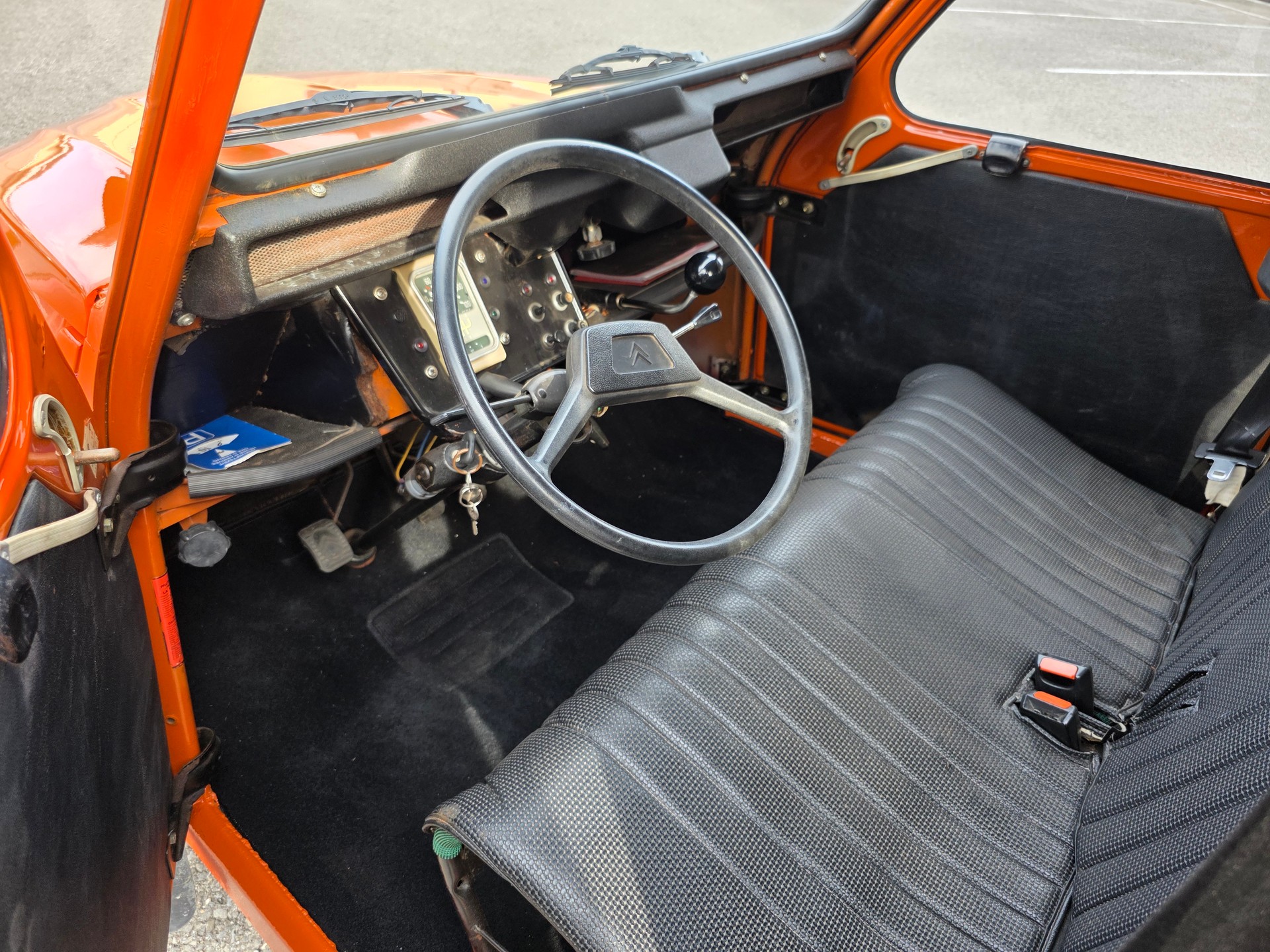CITROEN 2CV6 Spécial (Club)-image-8