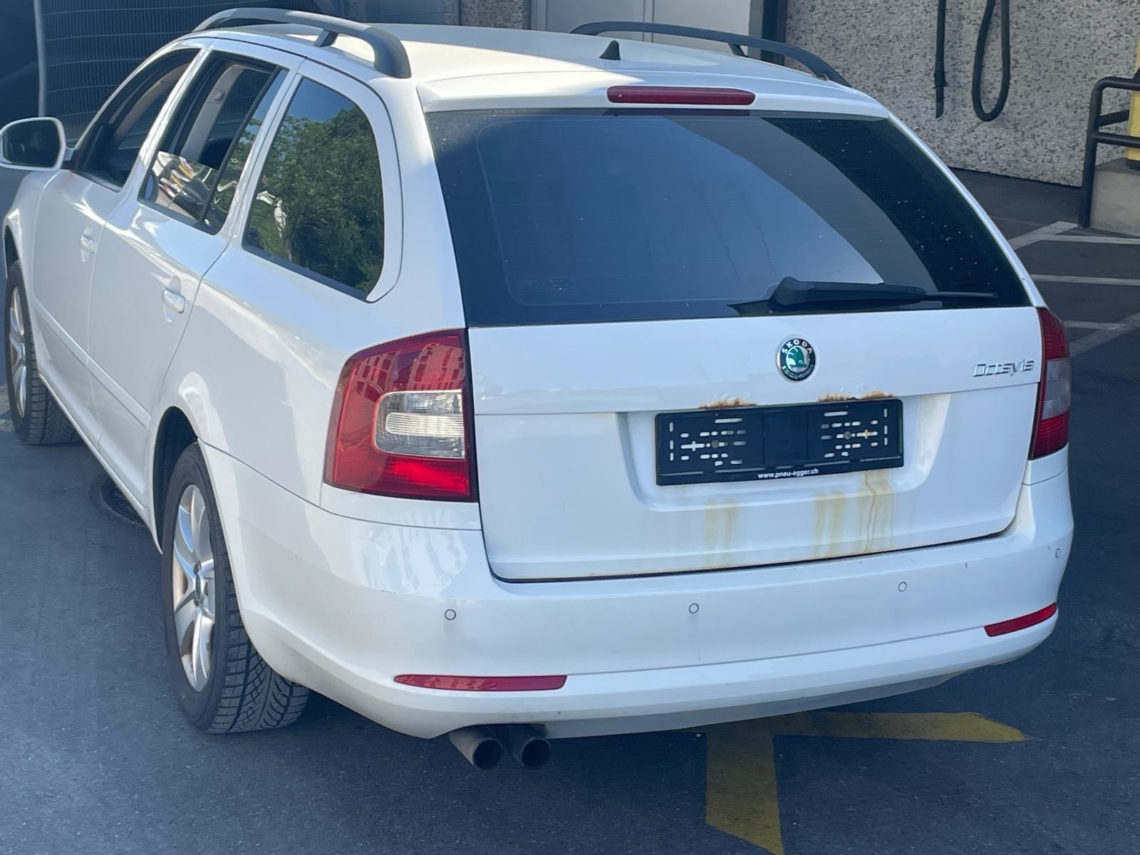 SKODA Octavia Combi 1.8 TSI Laurin & Klement 4x4-image-2