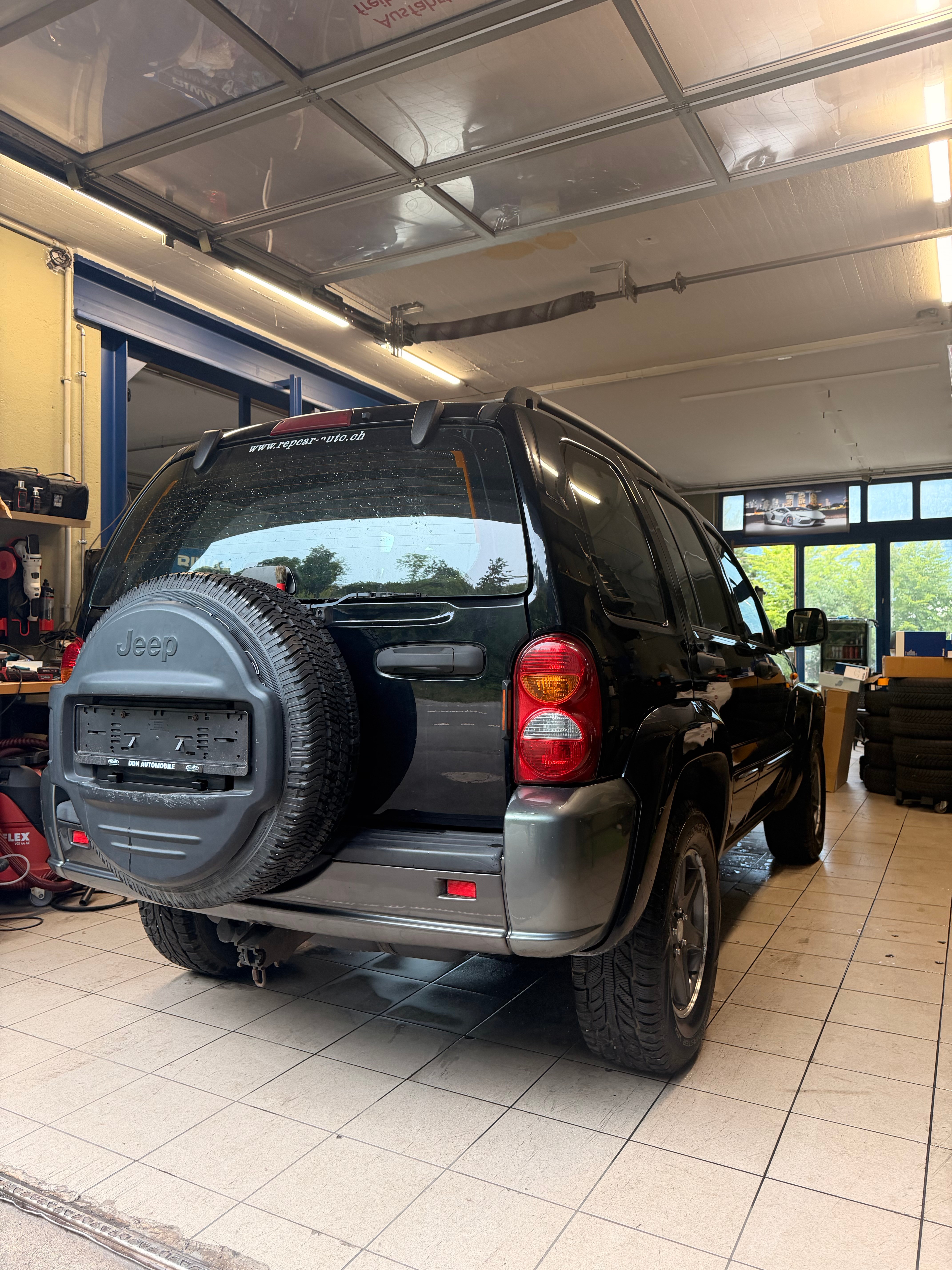 JEEP Cherokee 2.5 CRD Limited — slika 4