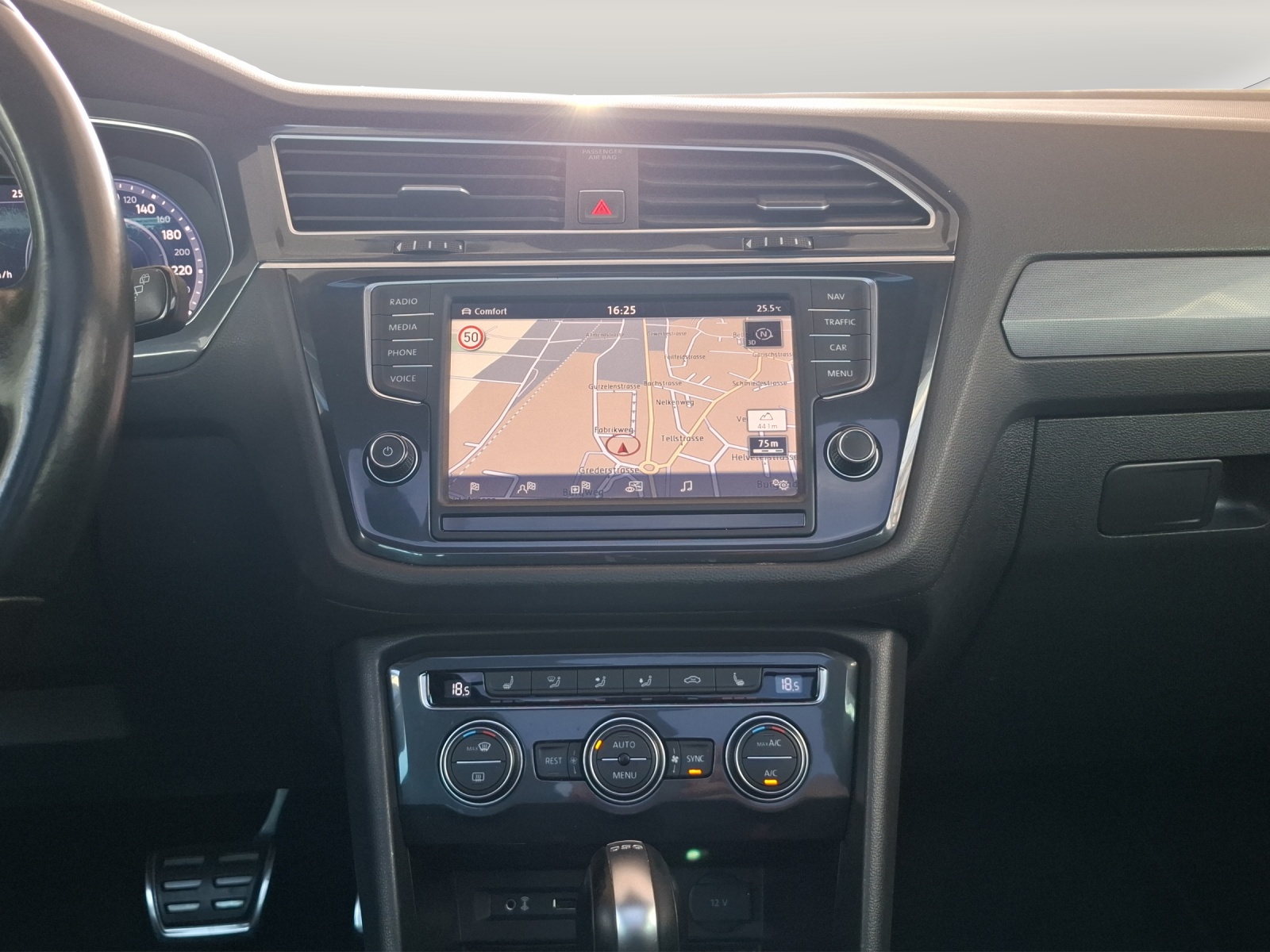 VW Tiguan 2.0TSI R Line Highline 4Motion DSG-image-13