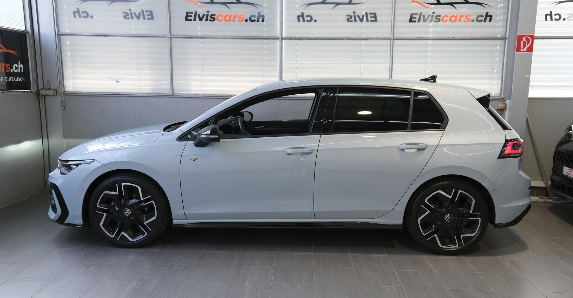VW Golf 1.5 e TSI mHEV R-Line DSG * Black Style *-image-9