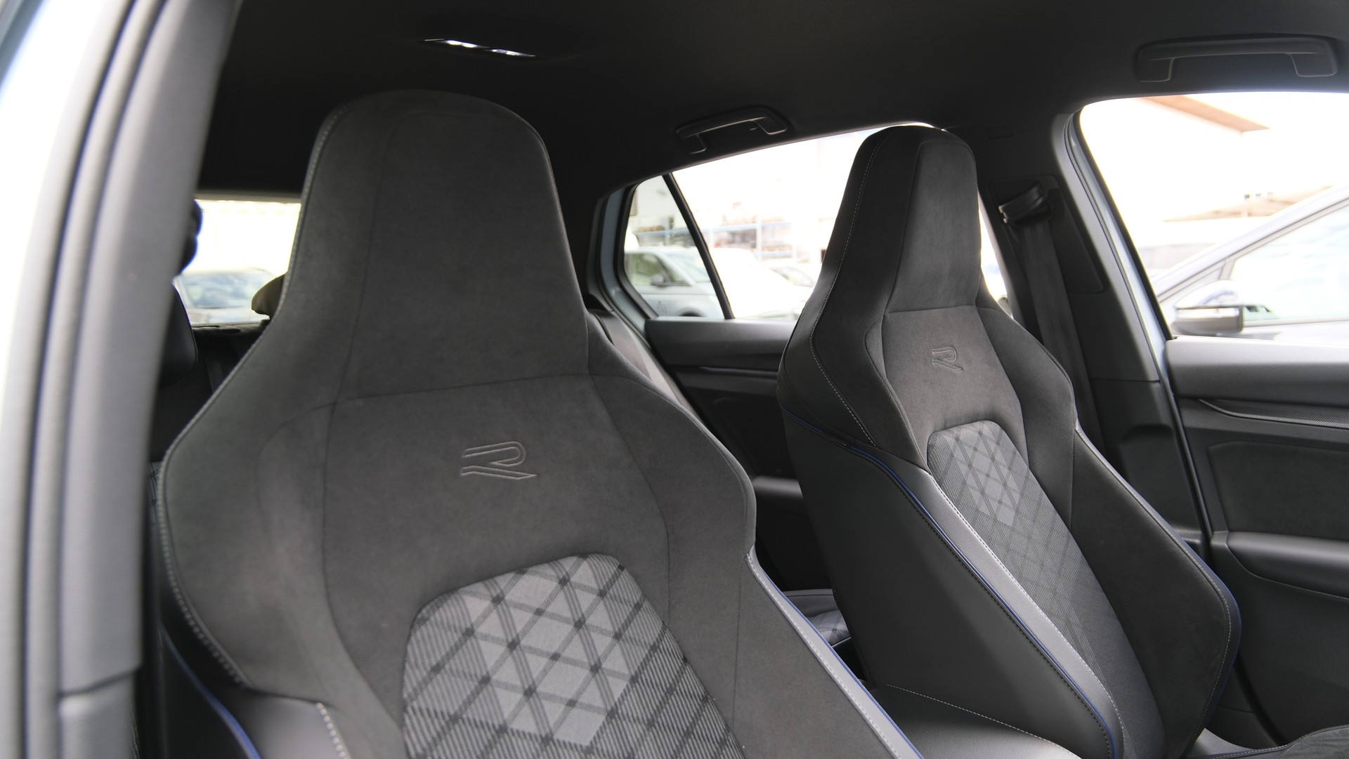 VW Golf 1.5 e TSI mHEV R-Line DSG * Black Style *-image-15
