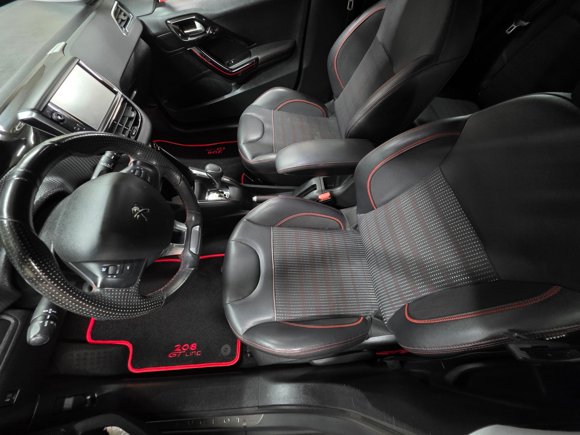 PEUGEOT 208 1.2 PureTech GT Line EAT6-image-14