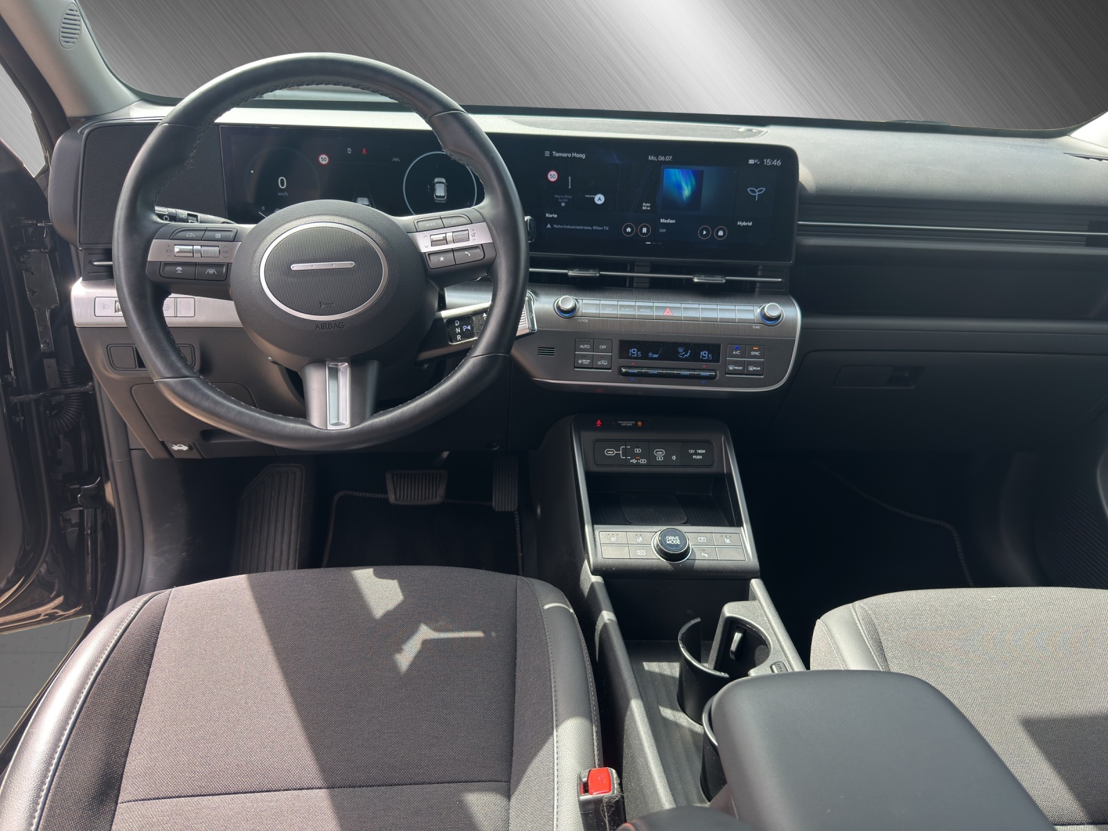 HYUNDAI Kona 1.6 GDi Hybrid Amplia-image-11