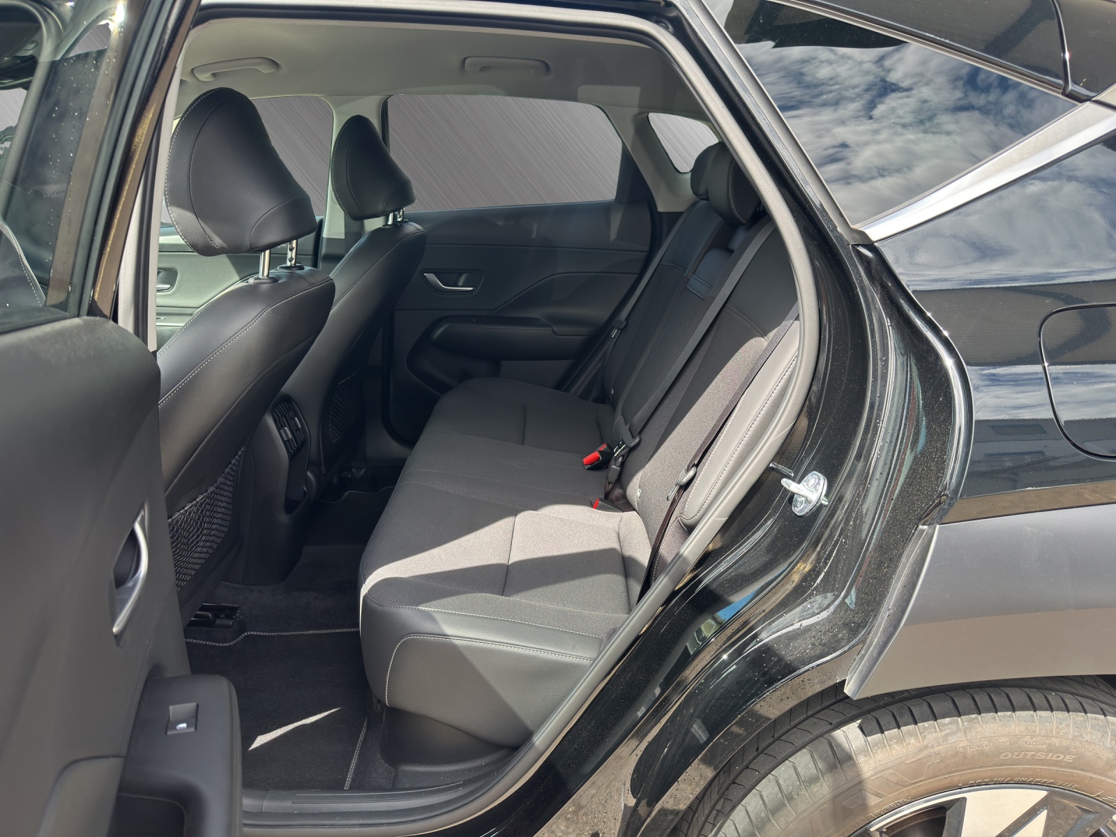 HYUNDAI Kona 1.6 GDi Hybrid Amplia-image-10