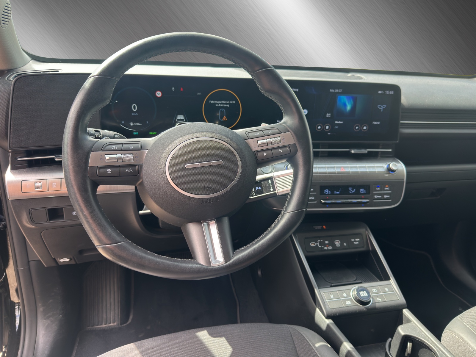 HYUNDAI Kona 1.6 GDi Hybrid Amplia-image-9