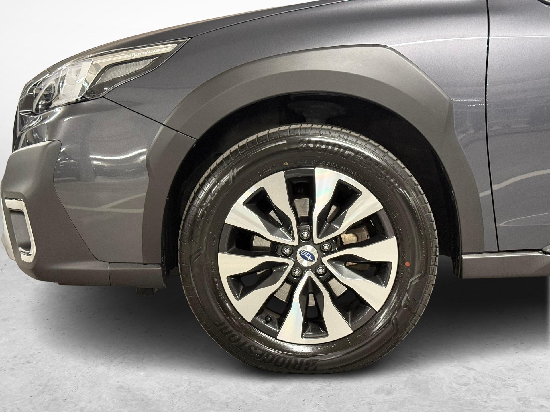 SUBARU Outback 2.5i Luxury-image-8