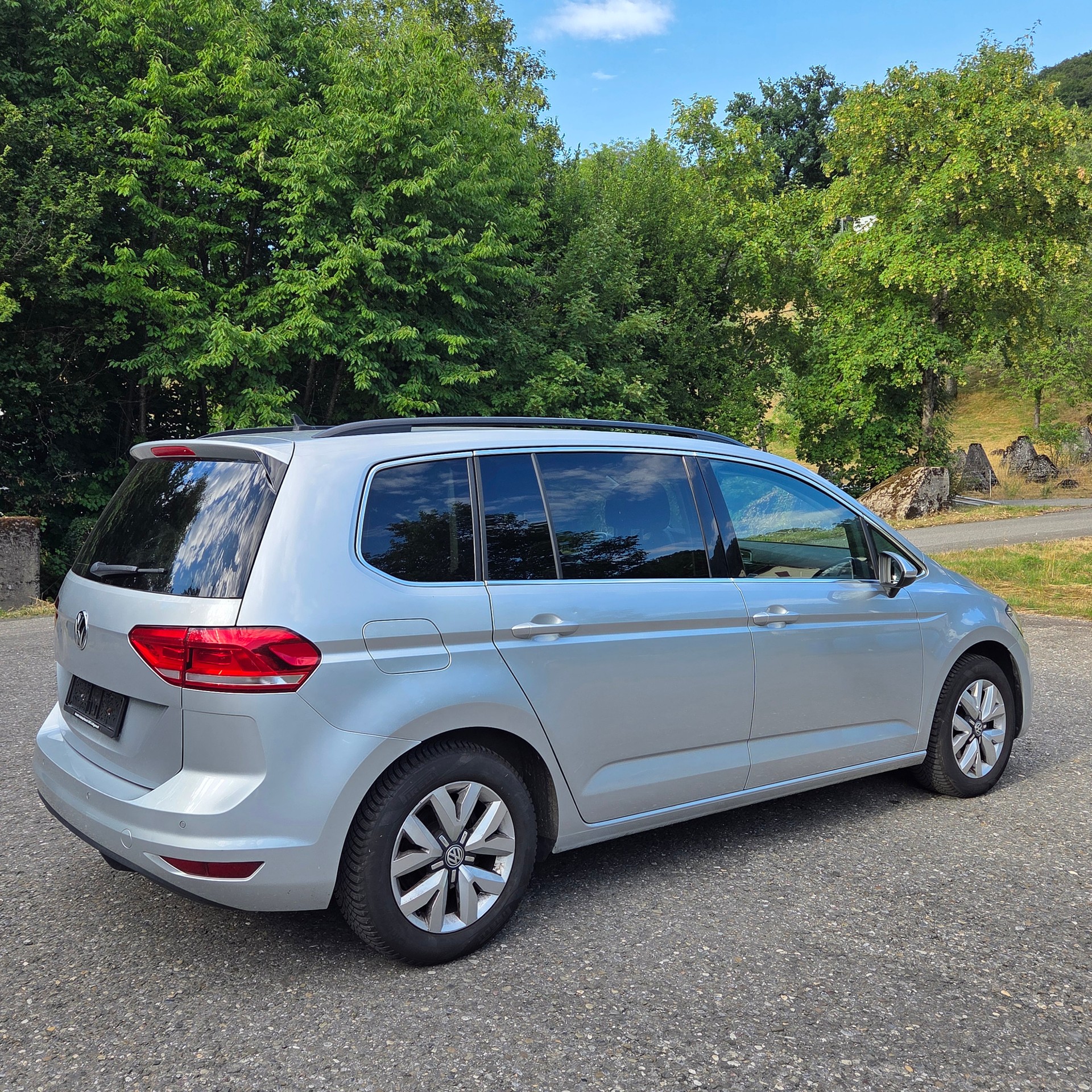 VW Touran 1.6 TDI BlueMotion Technology Comfortline DSG-image-2