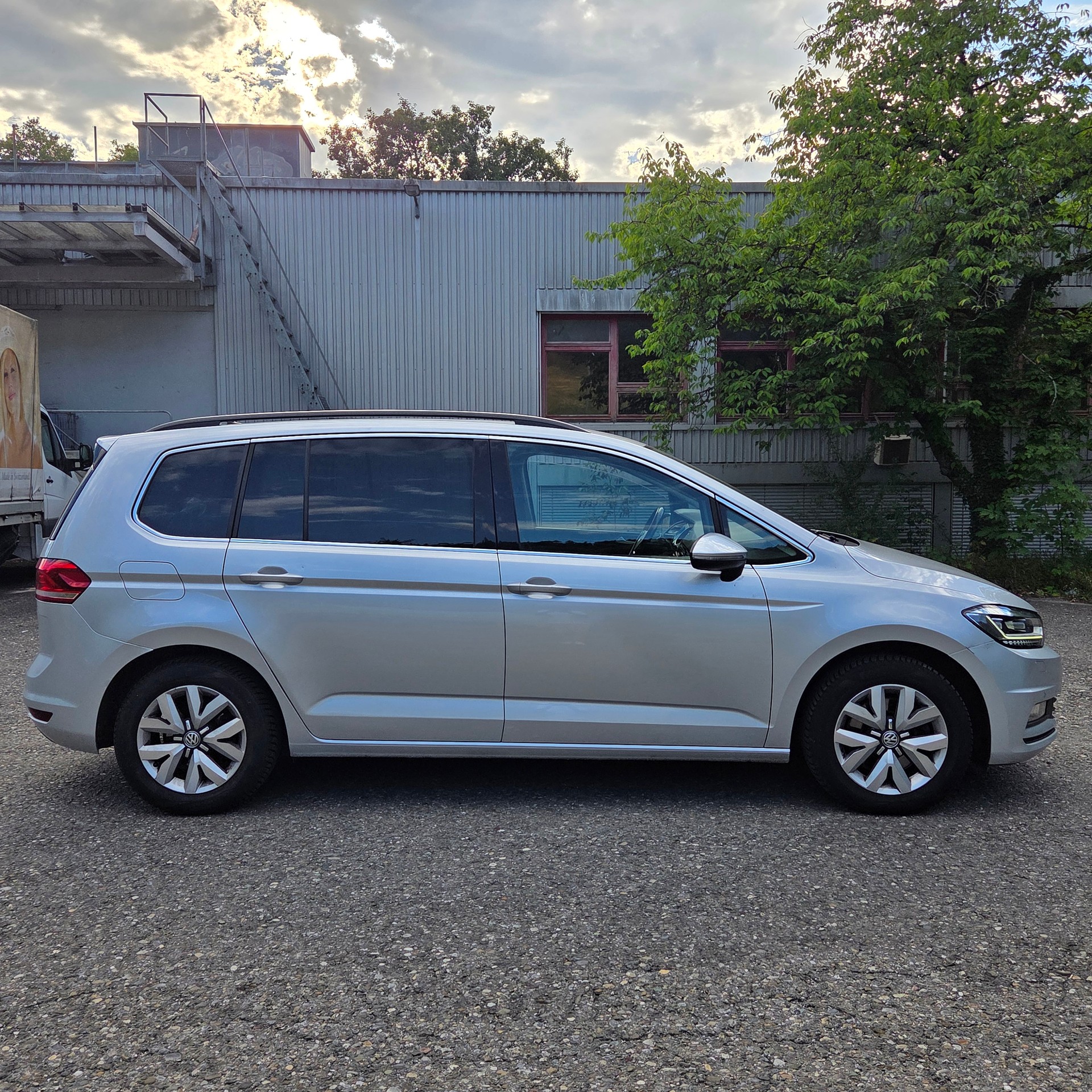 VW Touran 1.6 TDI BlueMotion Technology Comfortline DSG-image-4