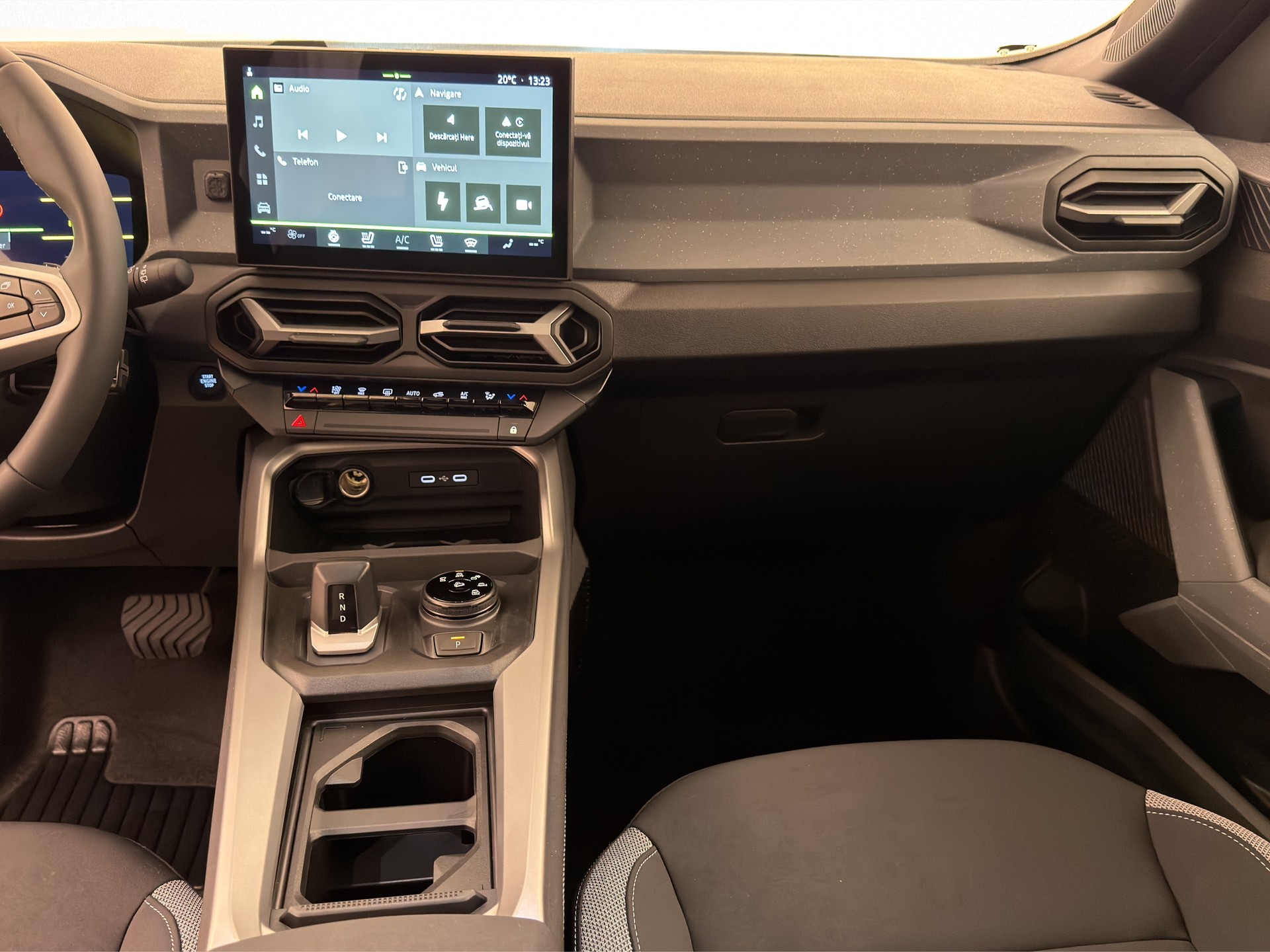 DACIA Bigster 1.2 Hybrid Journey 4WD-image-9
